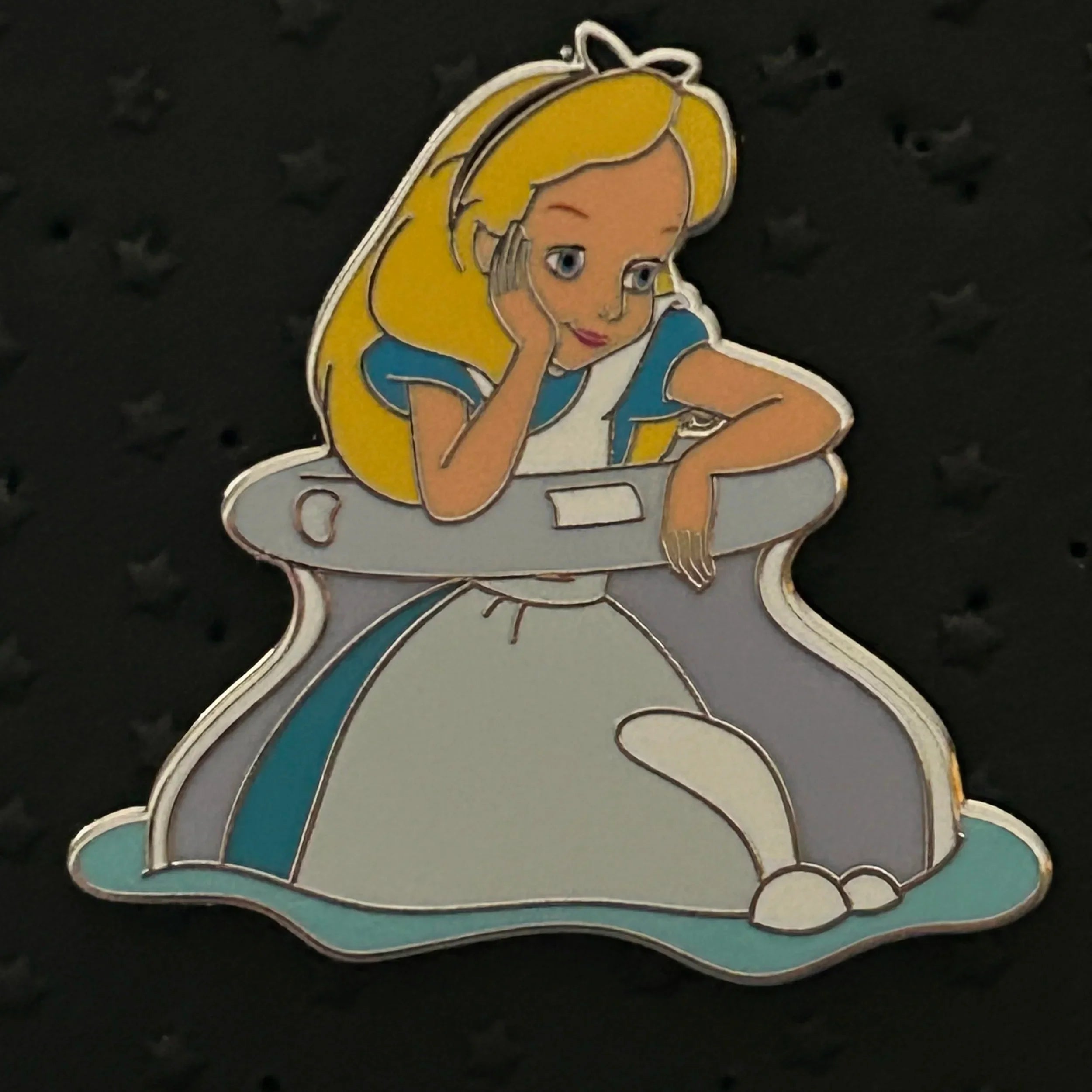 2024 - Alice in Wonderland - Floating in a Bottle - Disney Pin