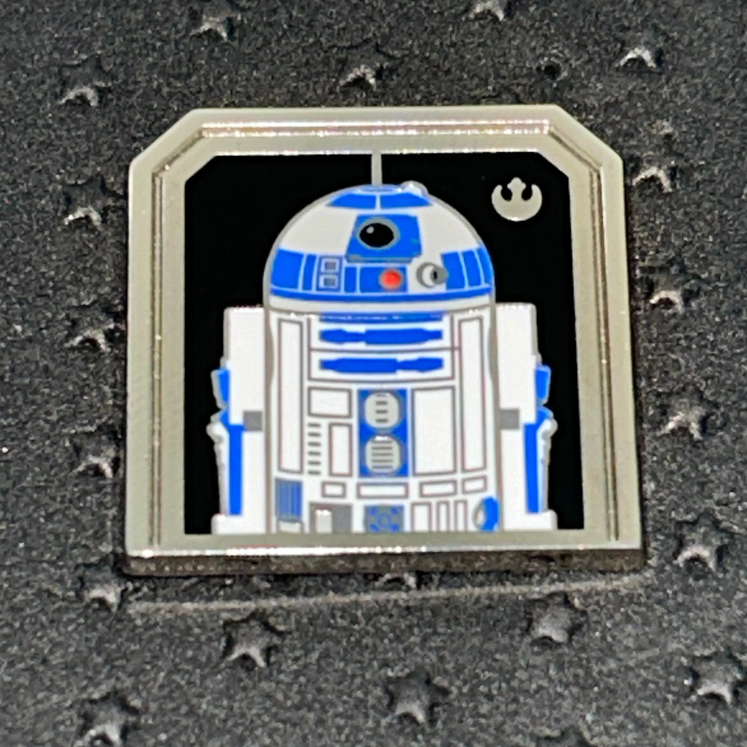 2024 - R2-D2 - Star Wars - Droid - Hidden Disney - Pin