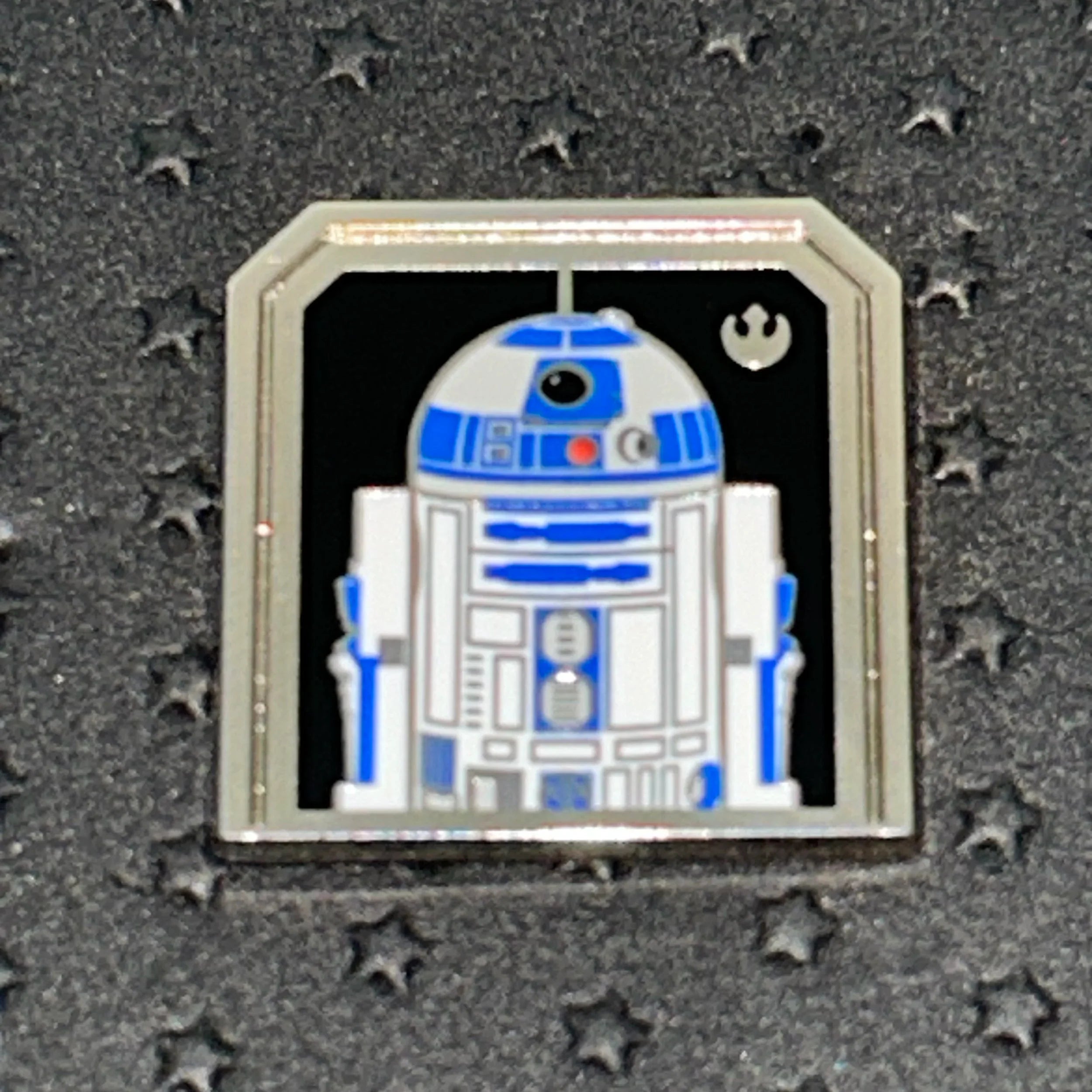 2024 - R2-D2 - Star Wars - Droid - Hidden Disney - Pin