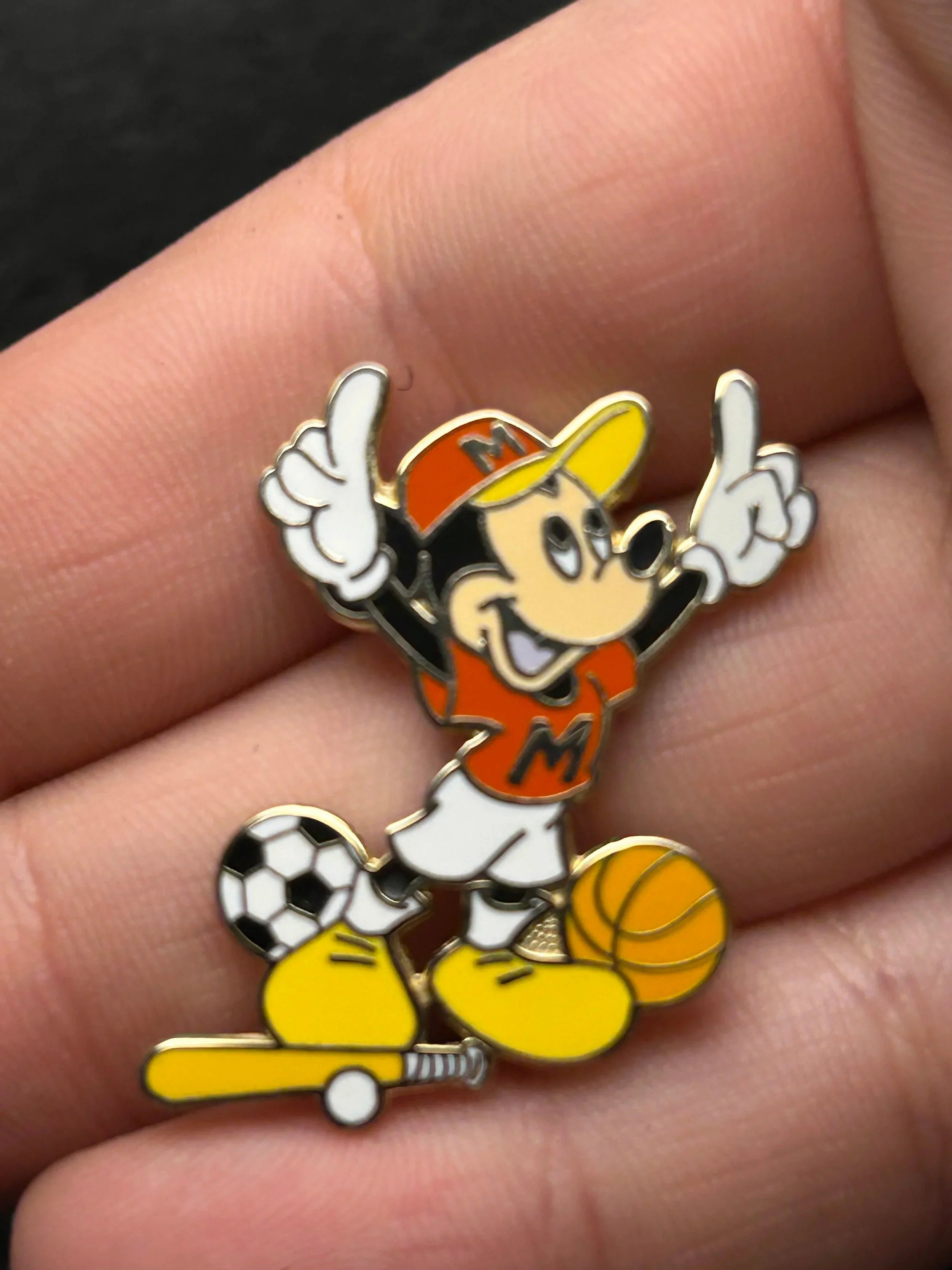 2004 - Mickey Mouse - Athlete - Sports - Mini - Disney Pin