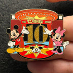 2002 - Mickey and Minnie Mouse - LE 2,500 - 10th Anniversary - Disney Pin