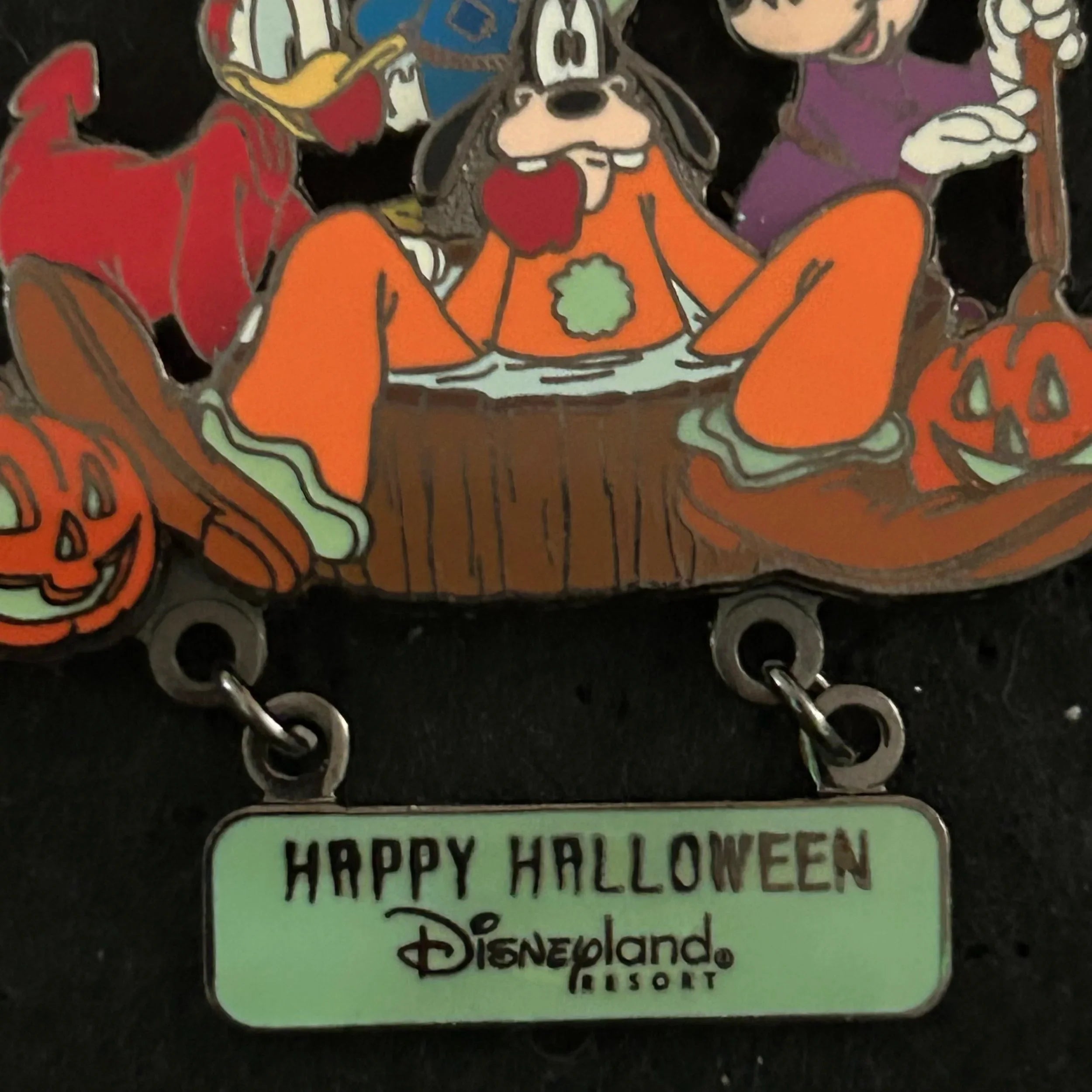 2001 - Mickey, Minnie, Goofy and Donald - Halloween - Glow in the Dark - LE 3,600 - Disney Pin
