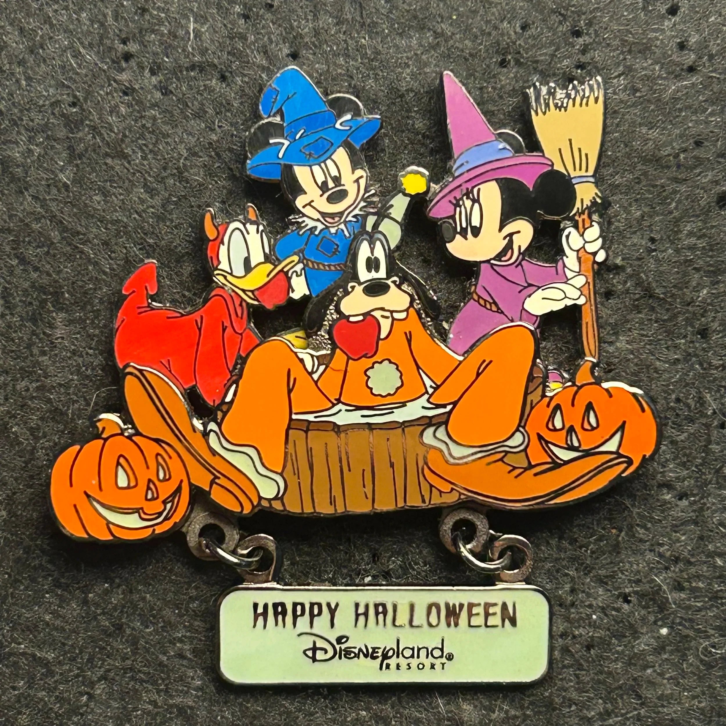 2001 - Mickey, Minnie, Goofy and Donald - Halloween - Glow in the Dark - LE 3,600 - Disney Pin