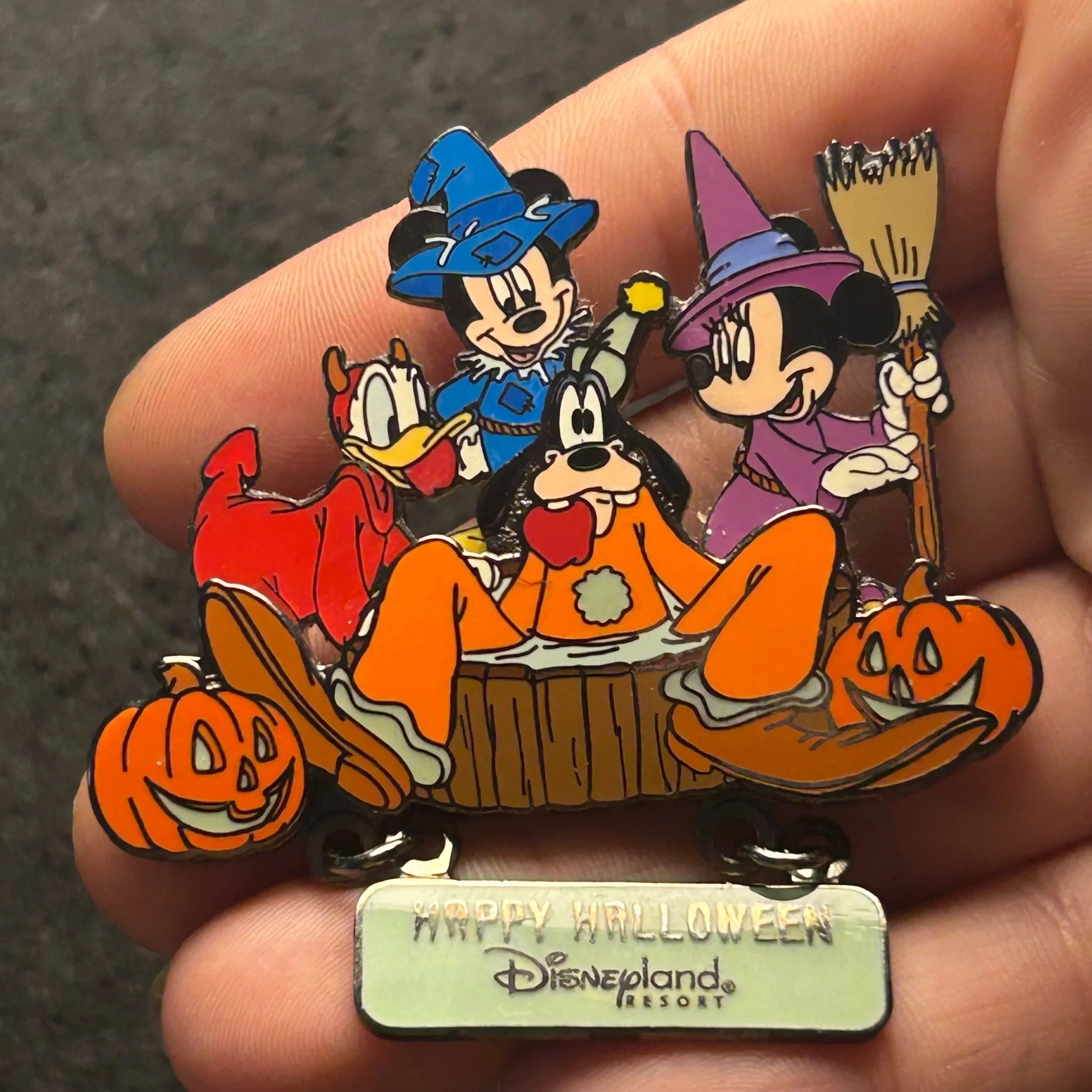 2001 - Mickey, Minnie, Goofy and Donald - Halloween - Glow in the Dark - LE 3,600 - Disney Pin
