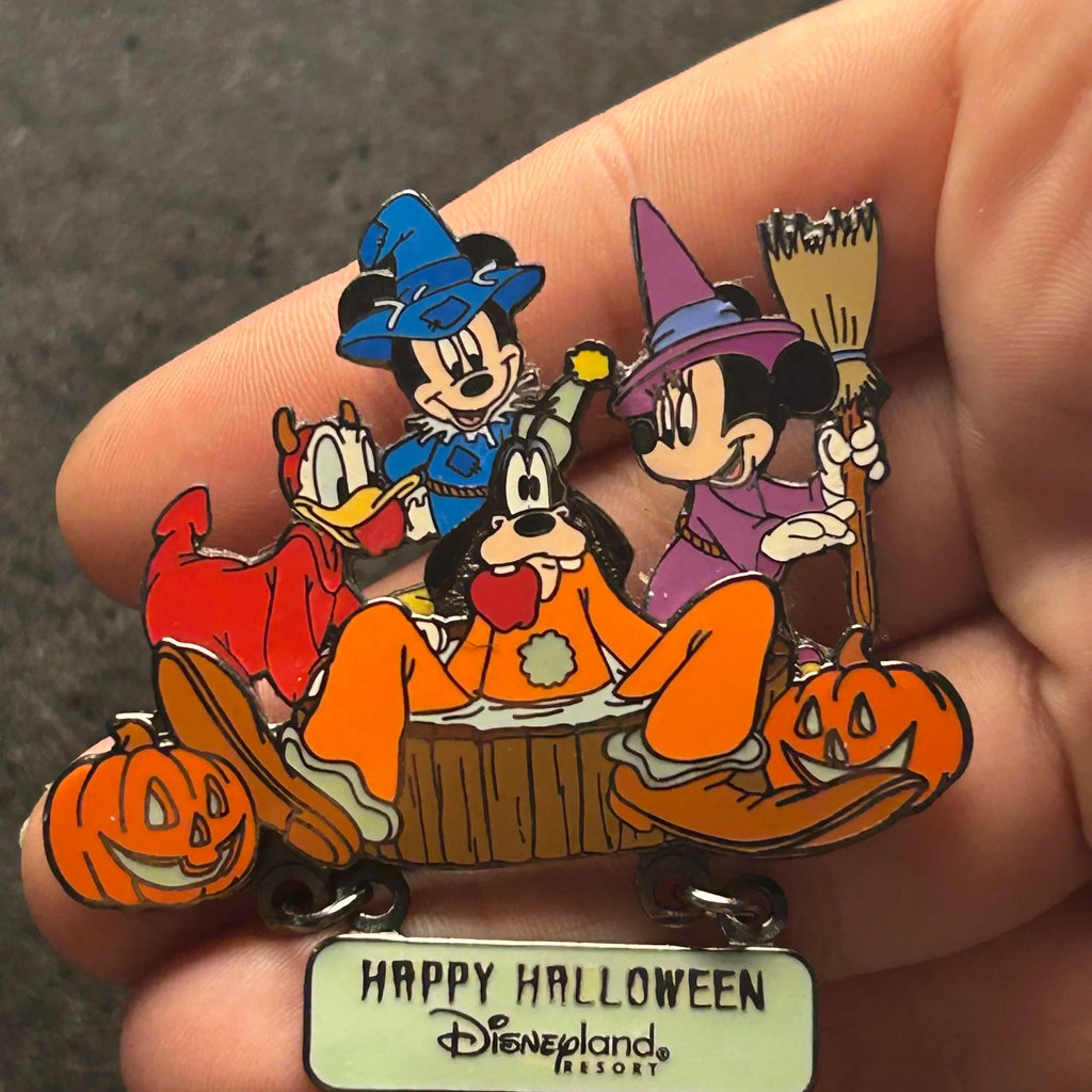 2001 - Mickey, Minnie, Goofy and Donald - Halloween - Glow in the Dark - LE 3,600 - Disney Pin