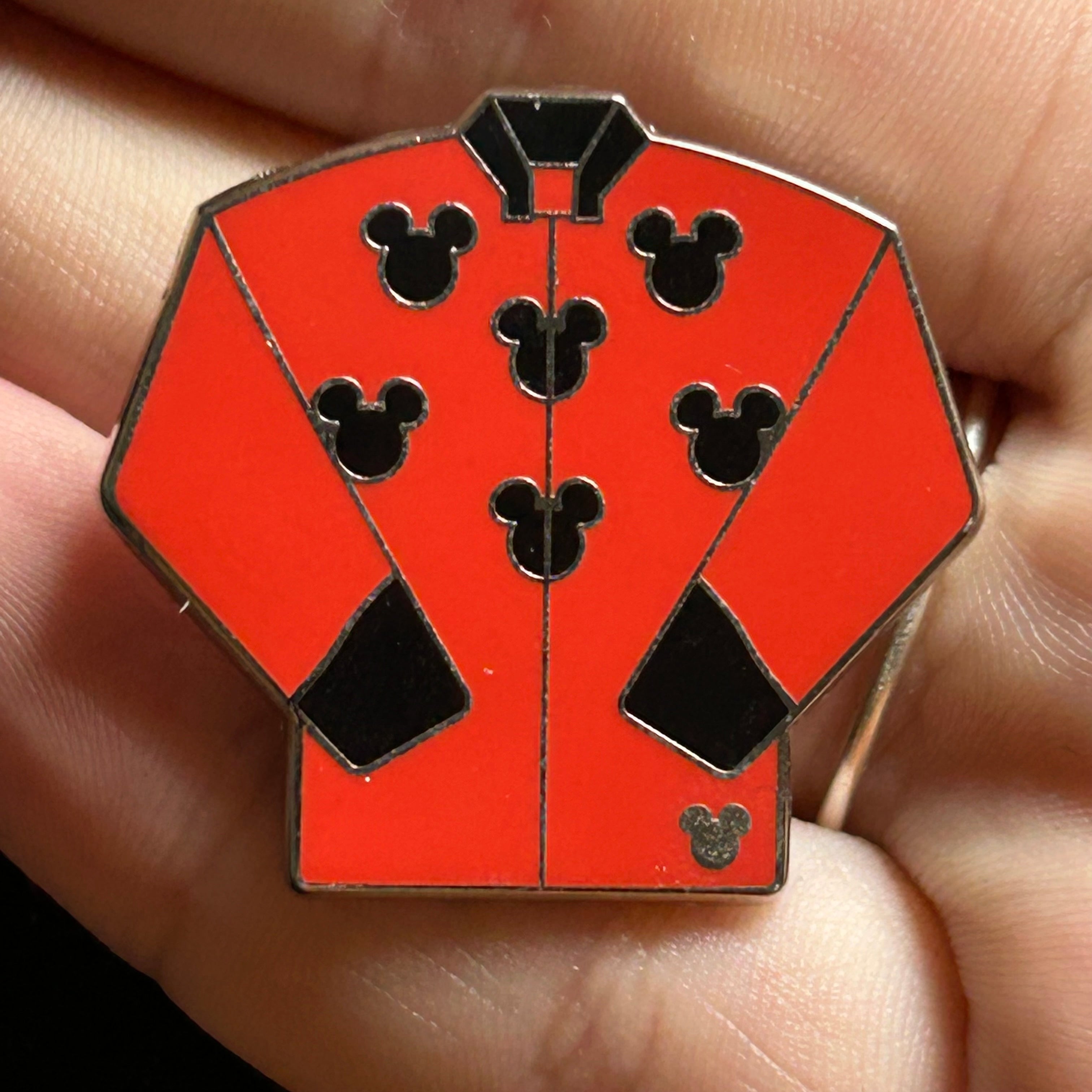 2010 - Saratoga Springs - Jockey Jacket - Completer Pin - Disney Pin