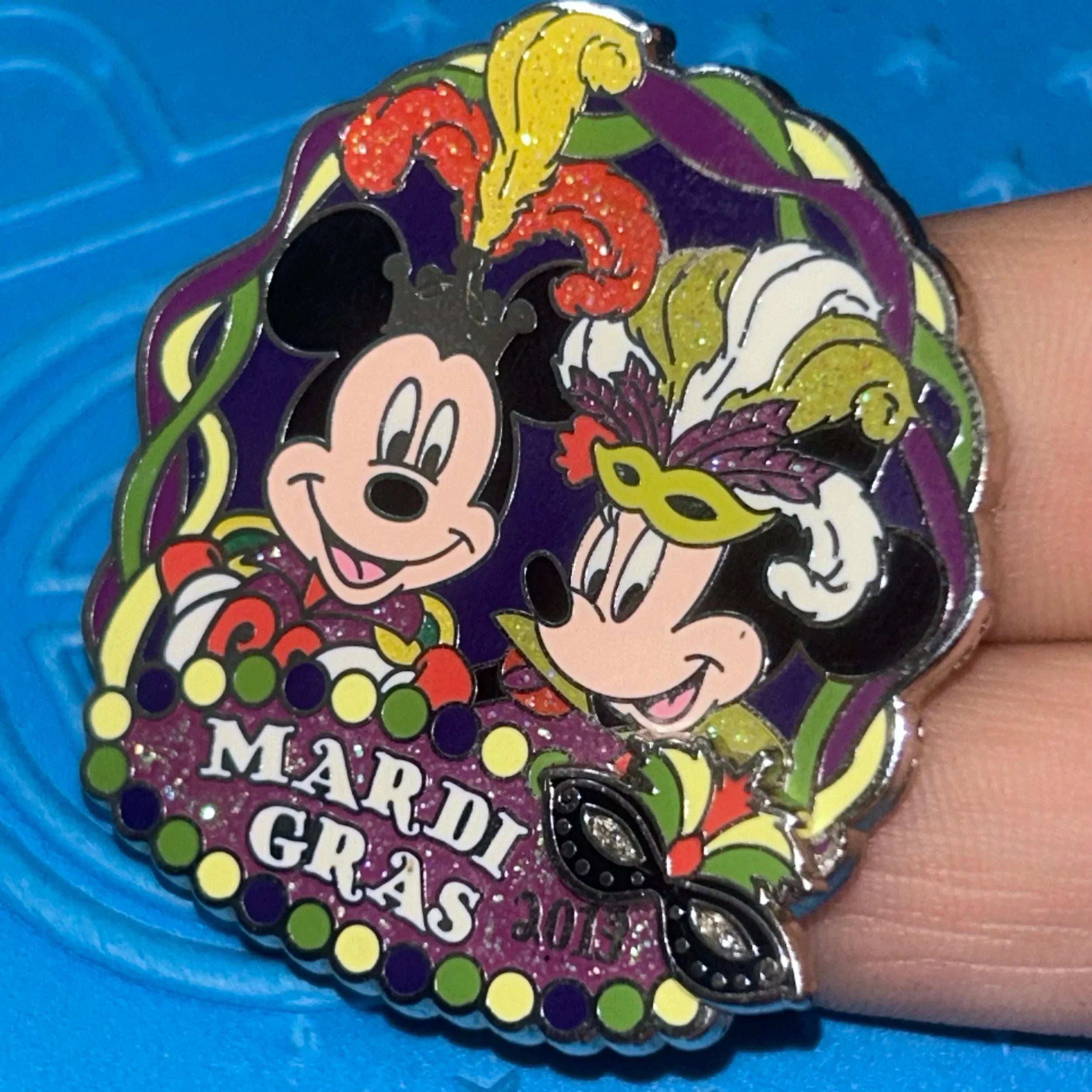 2013 - Mickey and Minnie Mouse - Mardi Gras - LE 2,000 - Pin