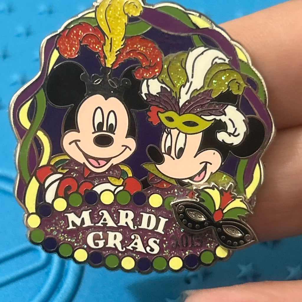 2013 - Mickey and Minnie Mouse - Mardi Gras - LE 2,000 - Pin