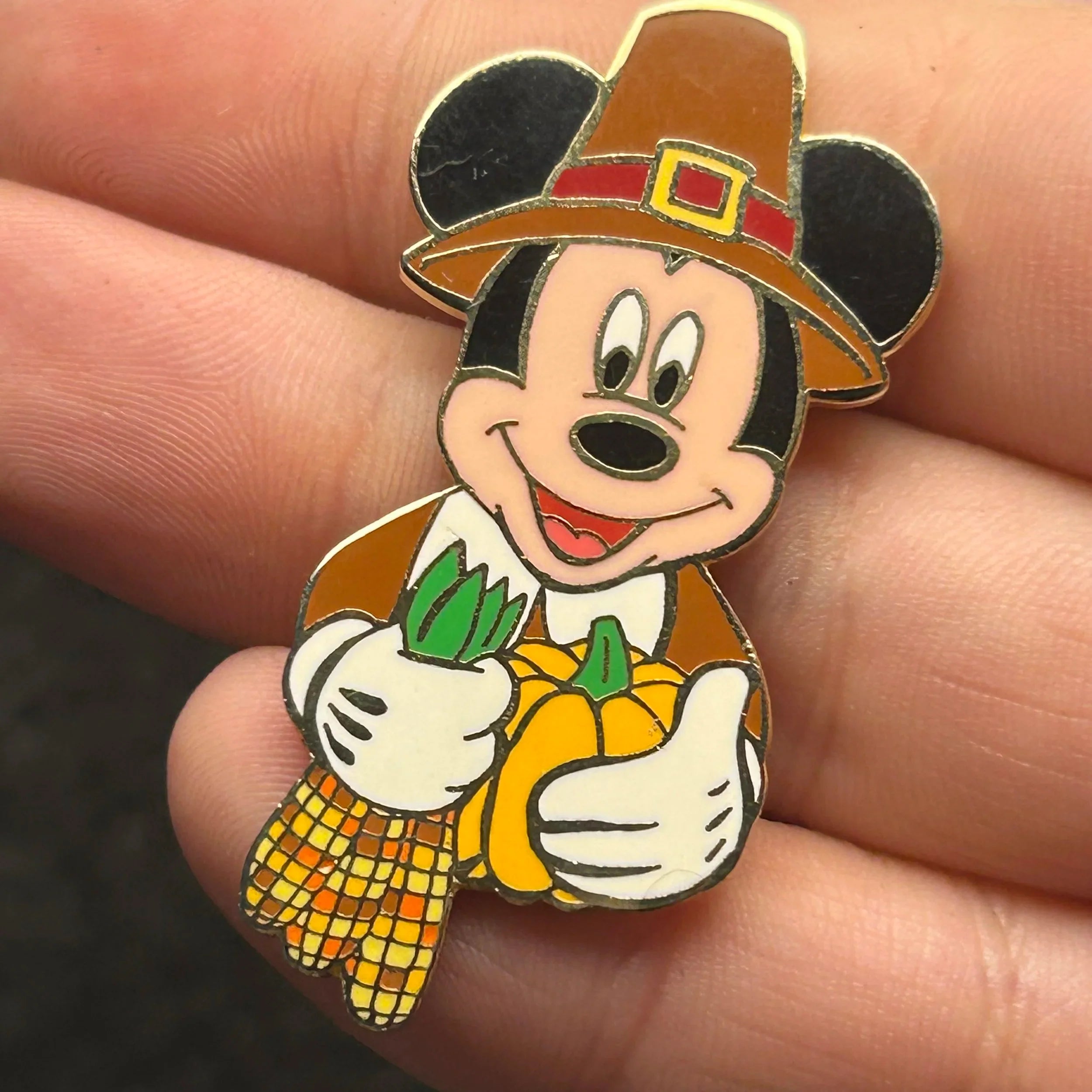 2003 - Mickey Mouse - Pilgrim with Corn - DLR - LE 1,500 - Disney Pin