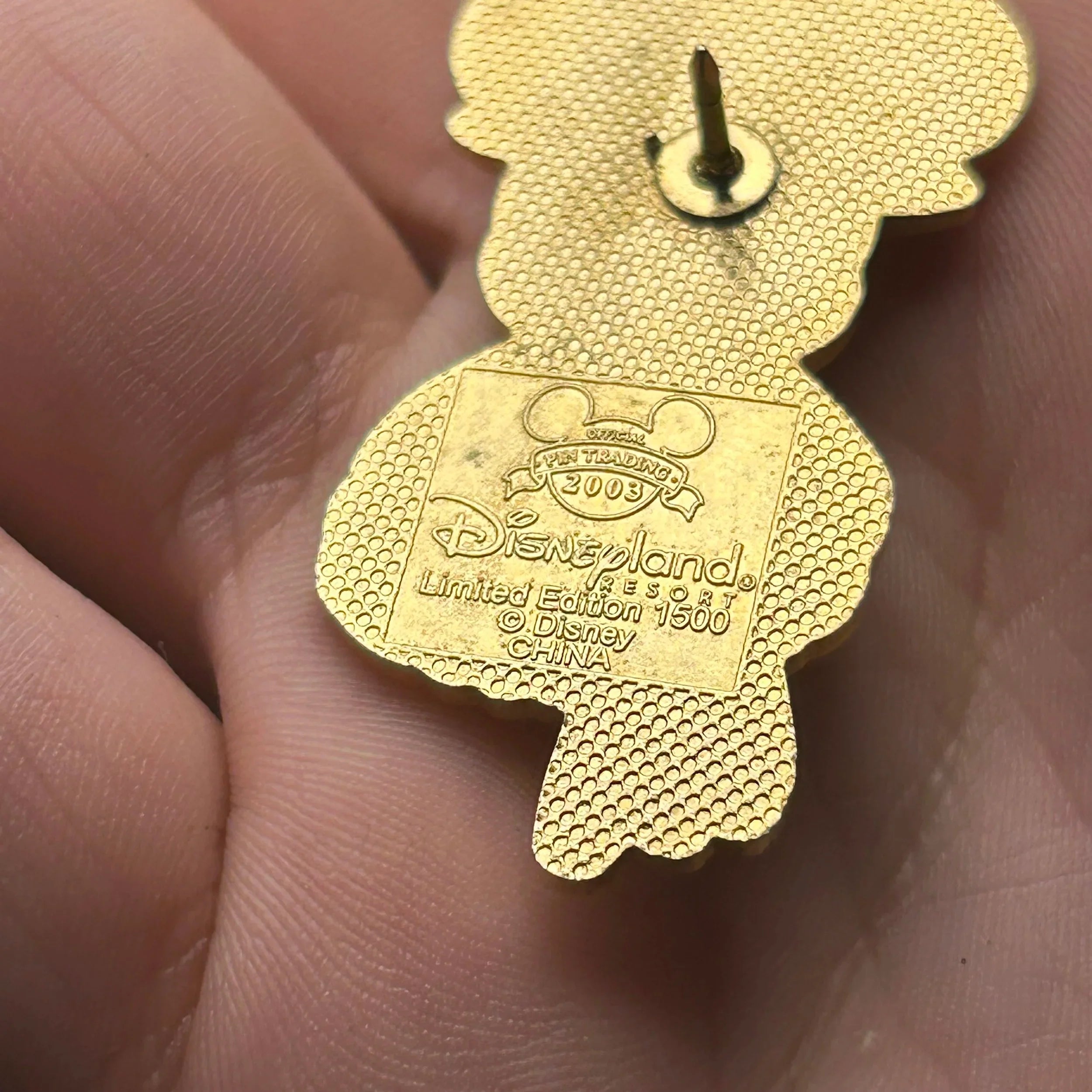 2003 - Mickey Mouse - Pilgrim with Corn - DLR - LE 1,500 - Disney Pin
