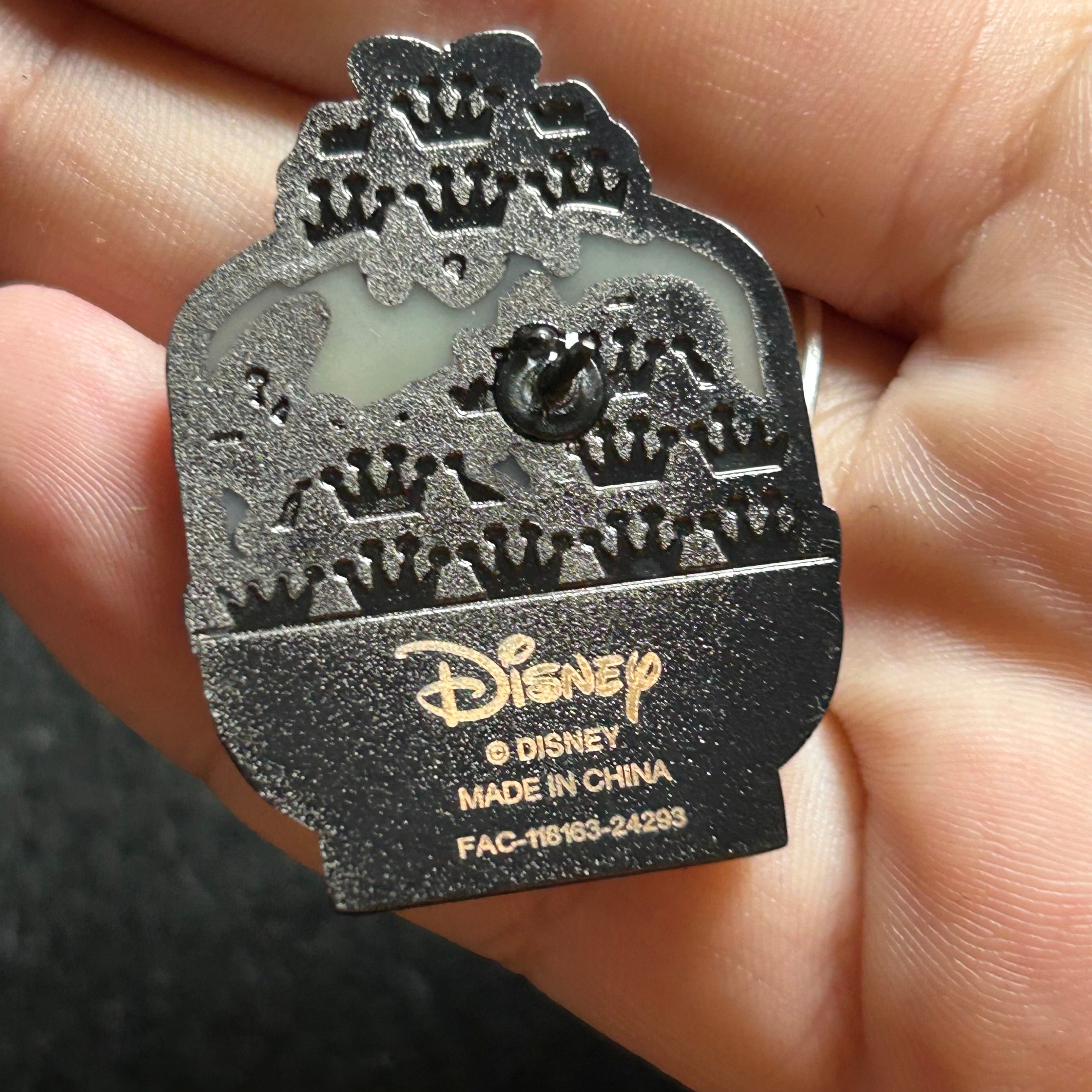 Loungefly -  Mulan and Mushu - Disney Pin