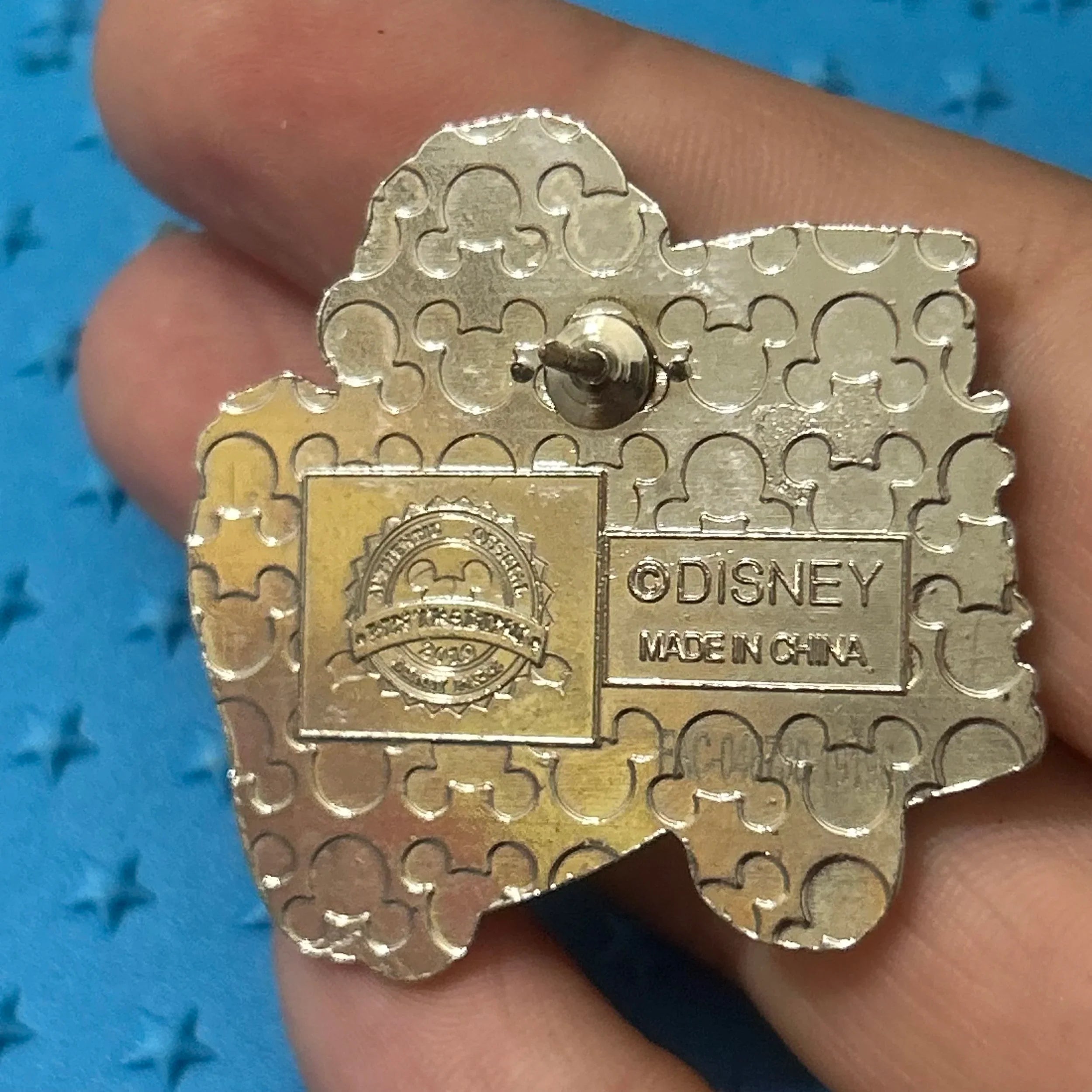 2019 - Pinocchio and Gepetto - Disney Hugs Series - Pin