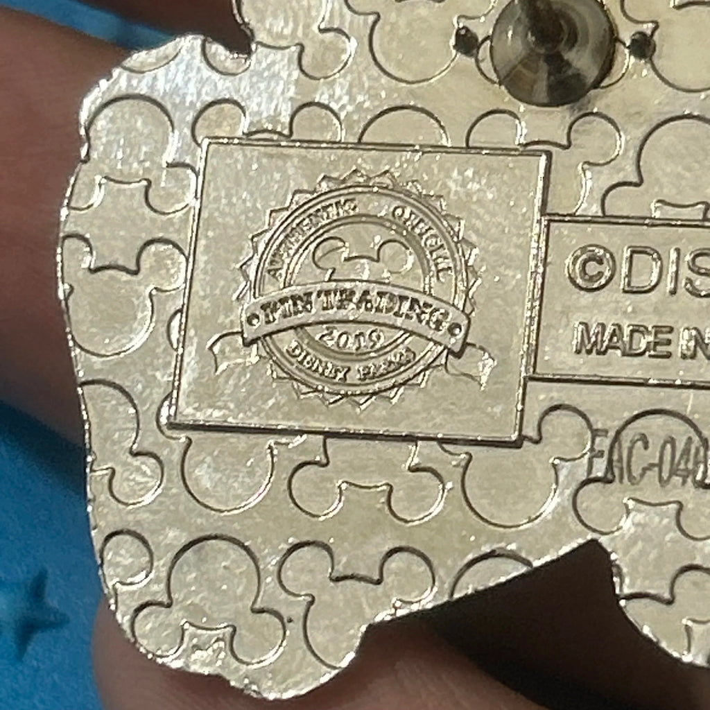 2019 - Pinocchio and Gepetto - Disney Hugs Series - Pin