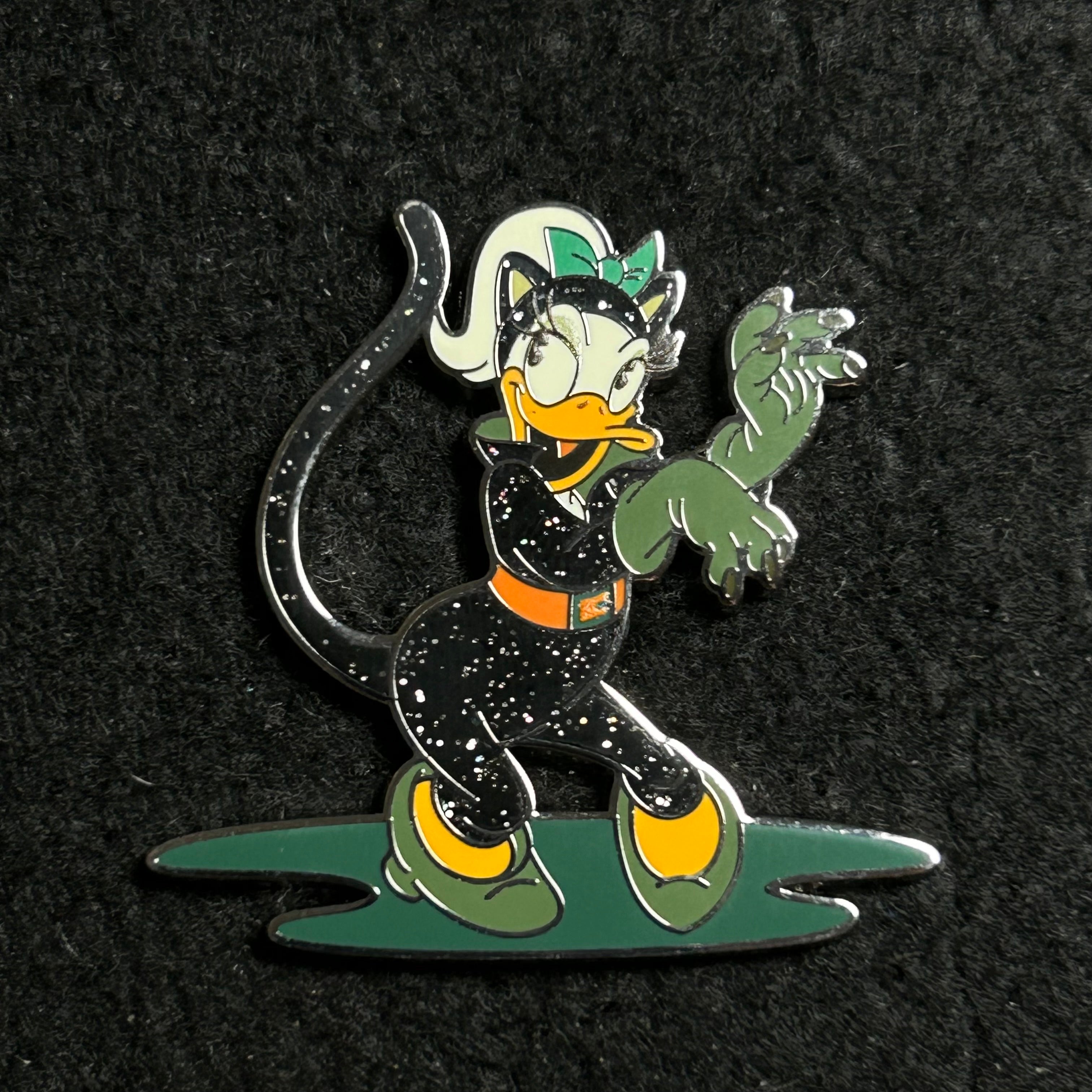 2025 - Daisy Duck - Halloween - Monster Paws - Disney Pin