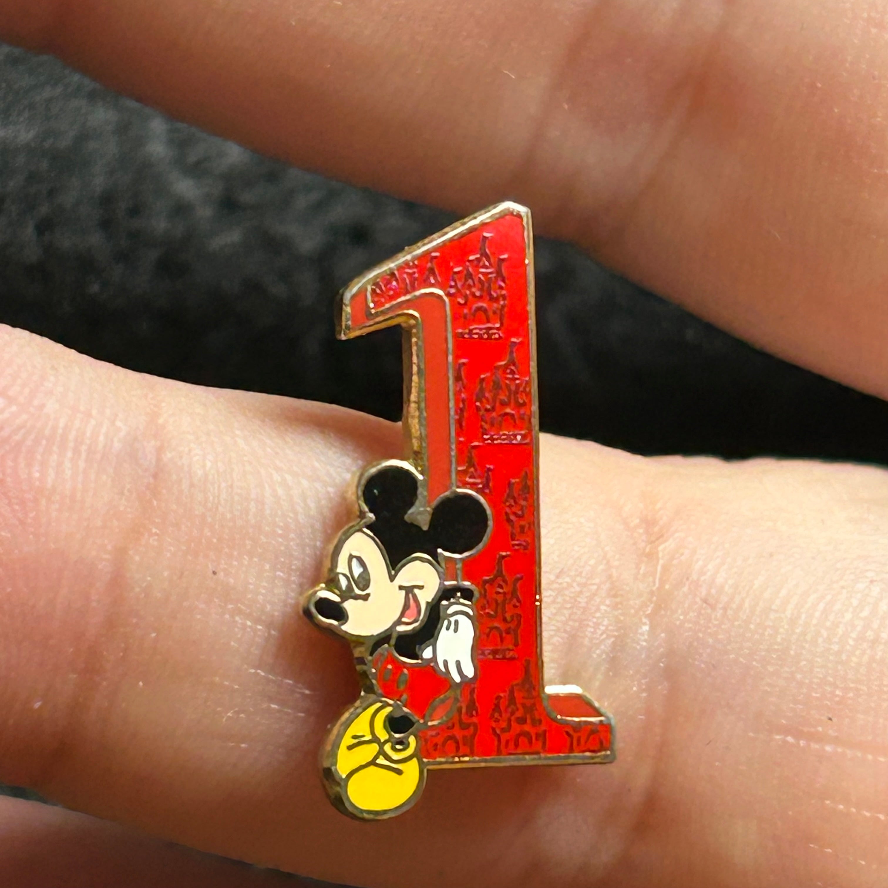 2001 - Mickey Mouse -  1  - Tiny Pin - Disney Pin