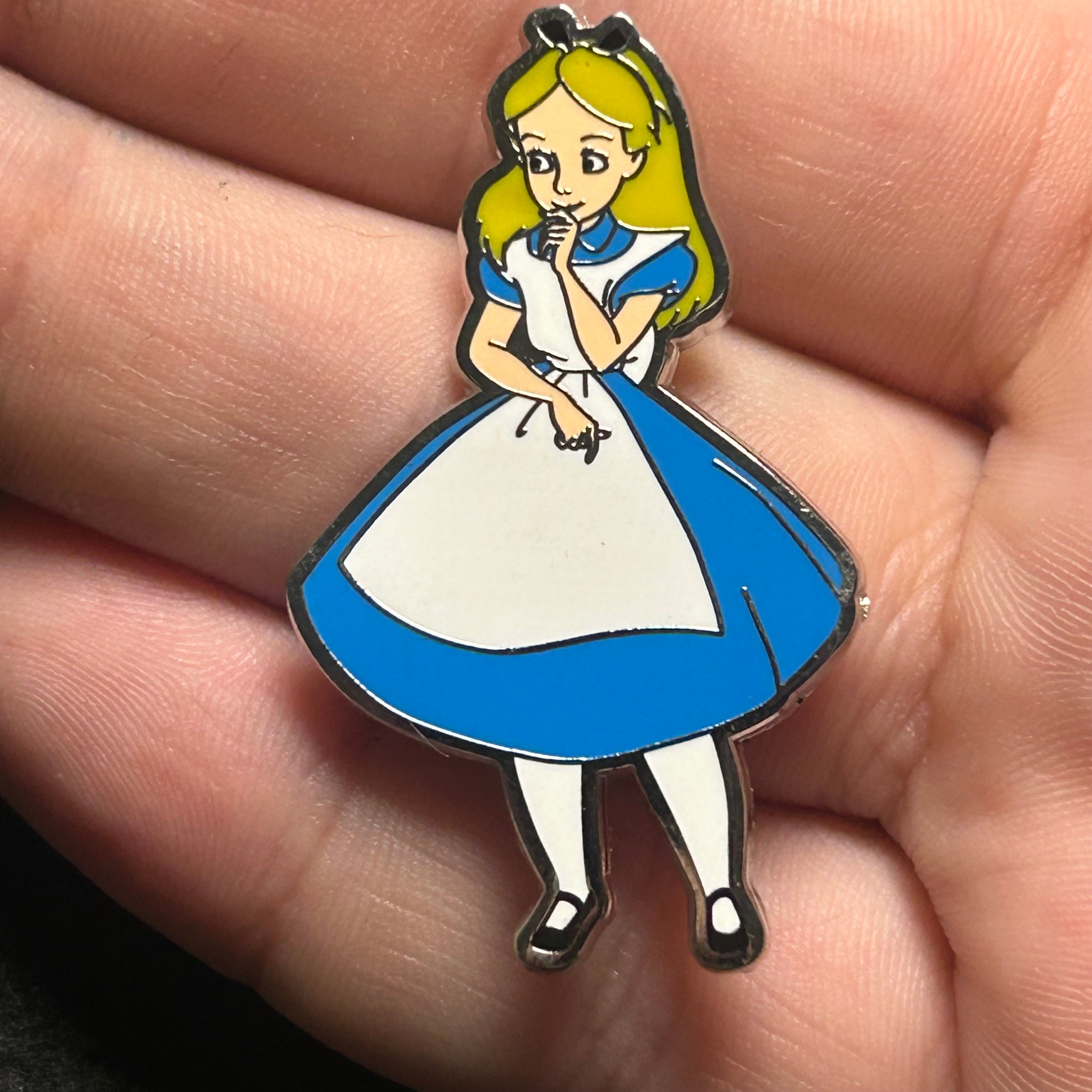 Alice -  Full Body - Alice in Wonderland - Disney Pin