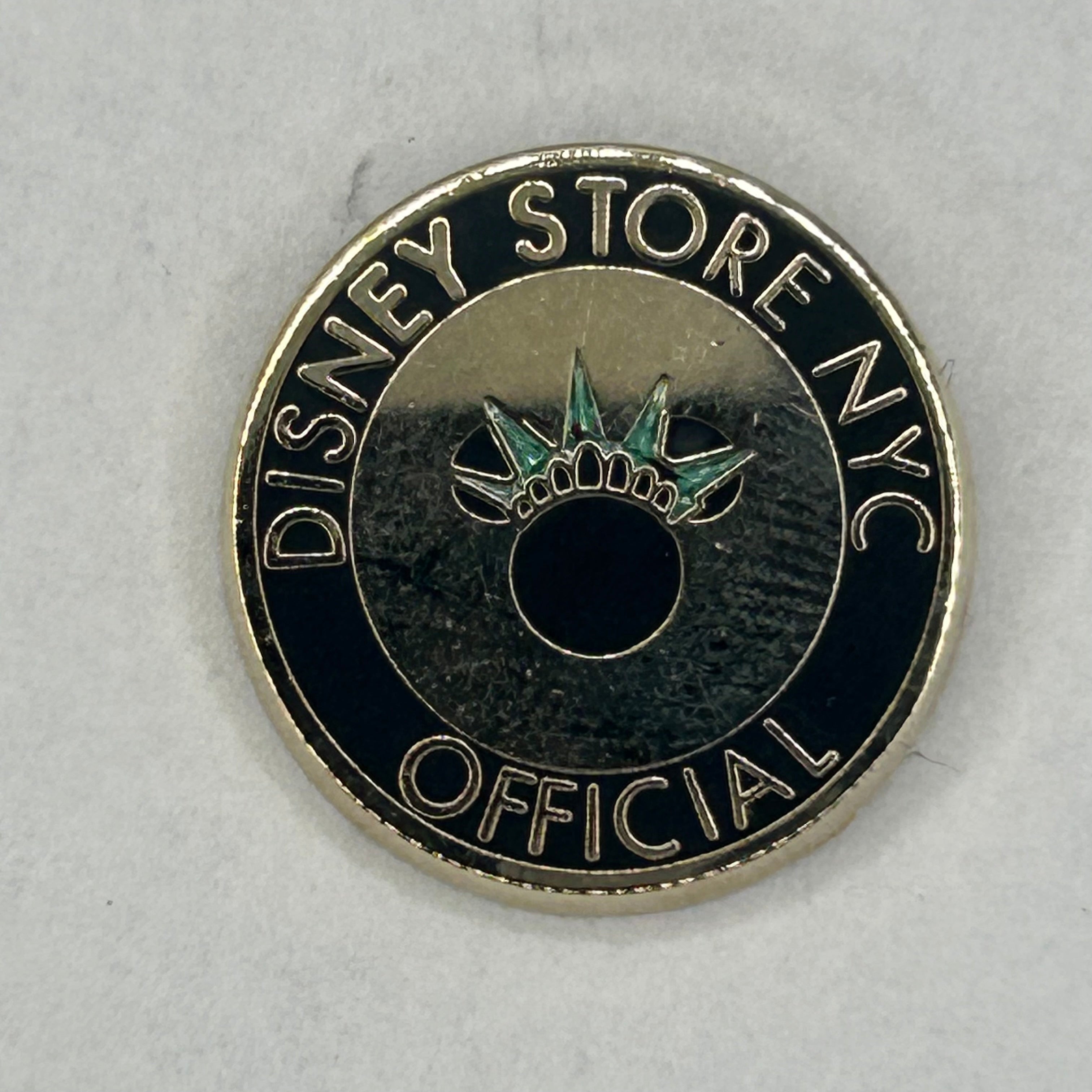 2018 - Disney Store New York Statue of Liberty -  Tiny - Disney Pin