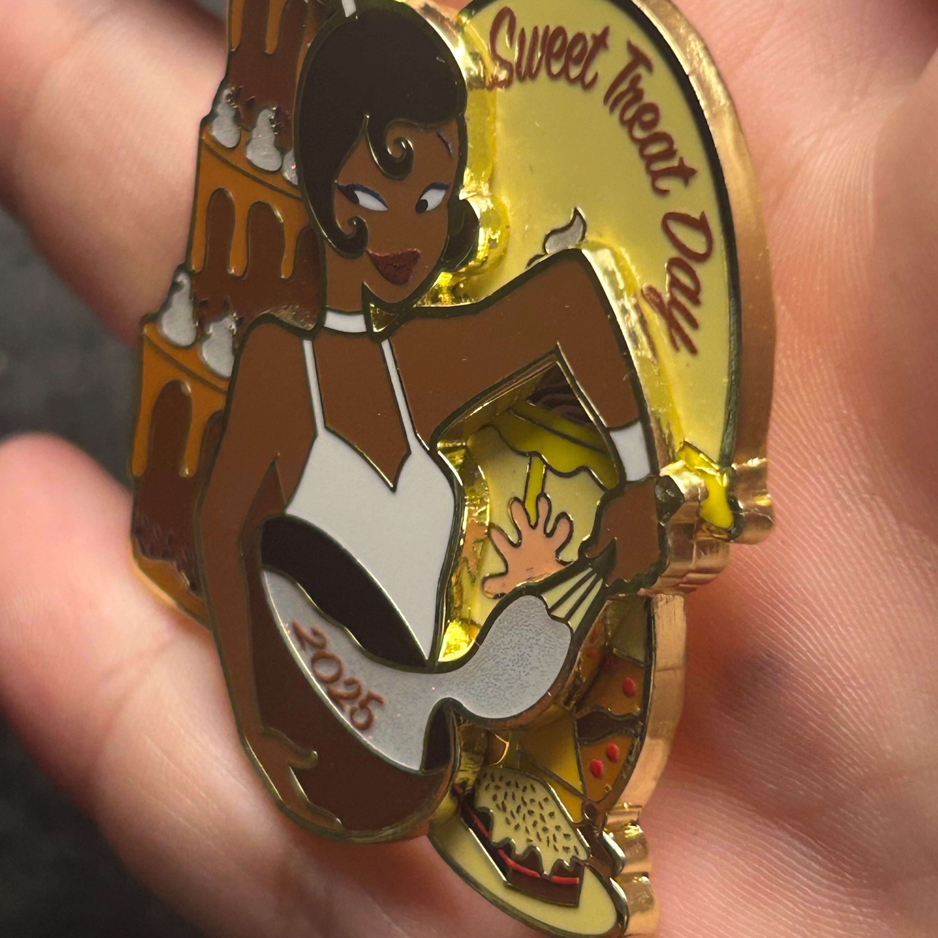 2025 -  LR - Tiana Baking - Sweet Treat Day - Princess and the Frog - Disney Pin