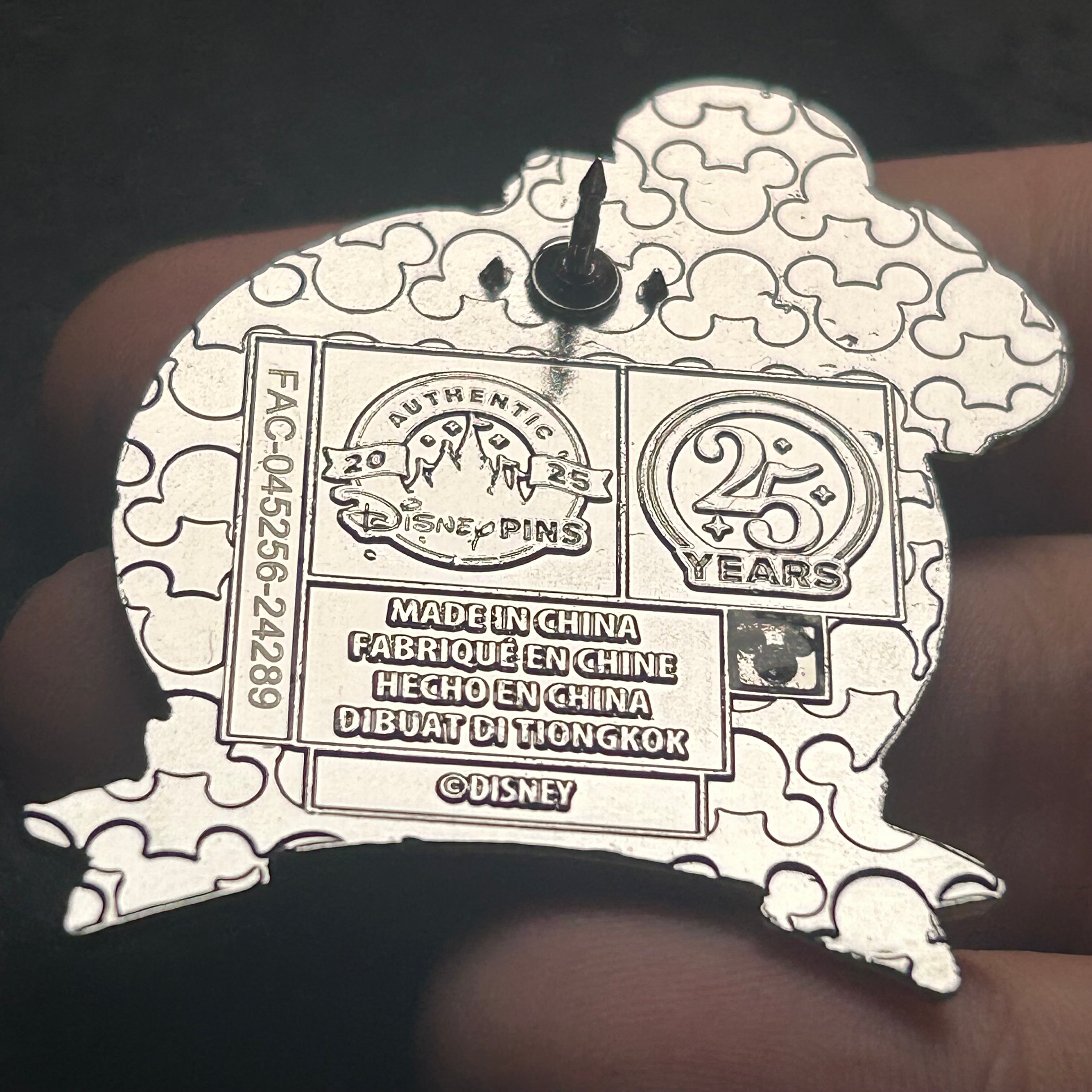 2025 - Mickey Mouse with Pin Board - 25 Years of Pin Trading - Disney Pin
