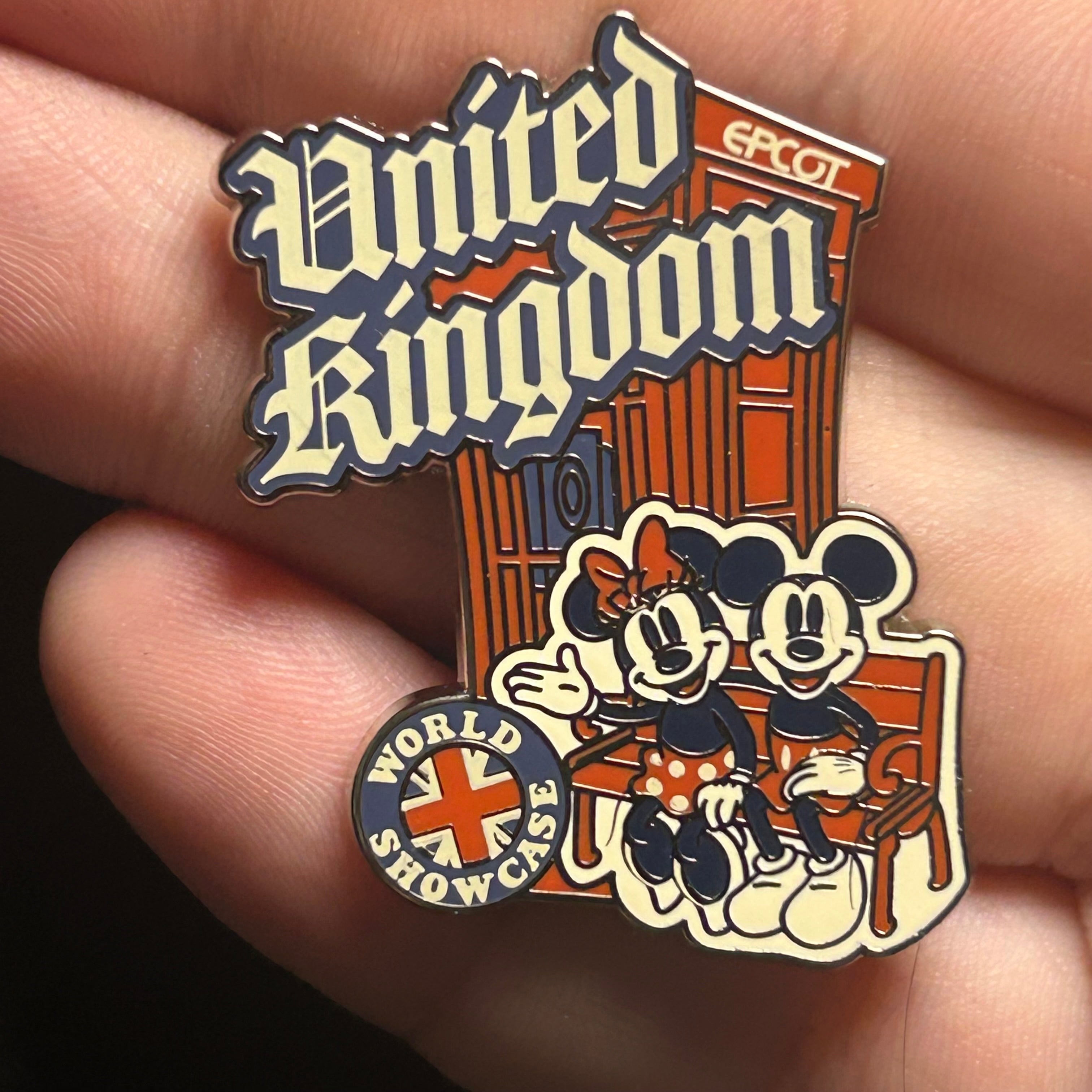2025 - Mickey and Minnie on Bench - United Kingdom - World Showcase - EPCOT - Disney Pin