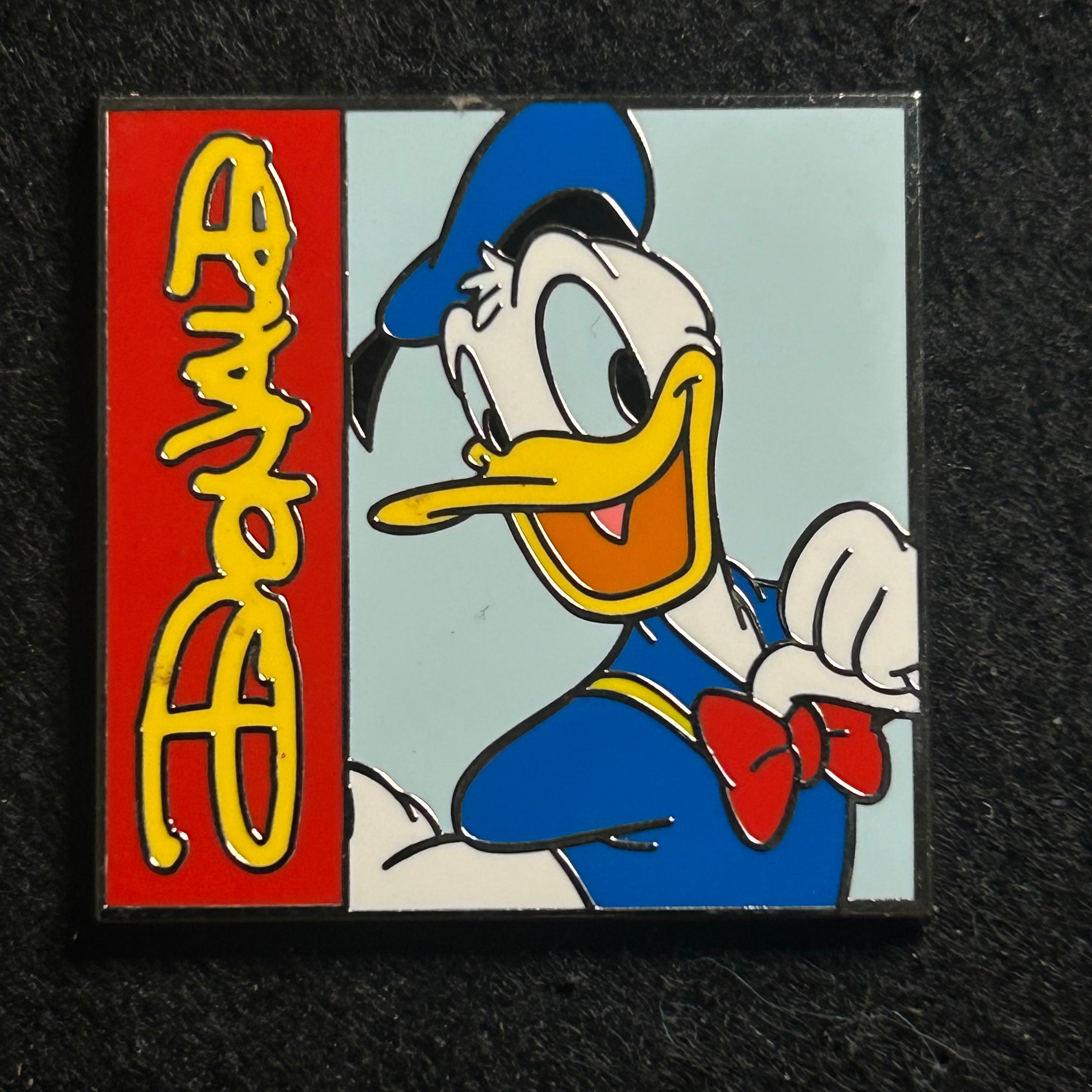 2012 - Donald Duck Portrait and Signature - Disney Pin