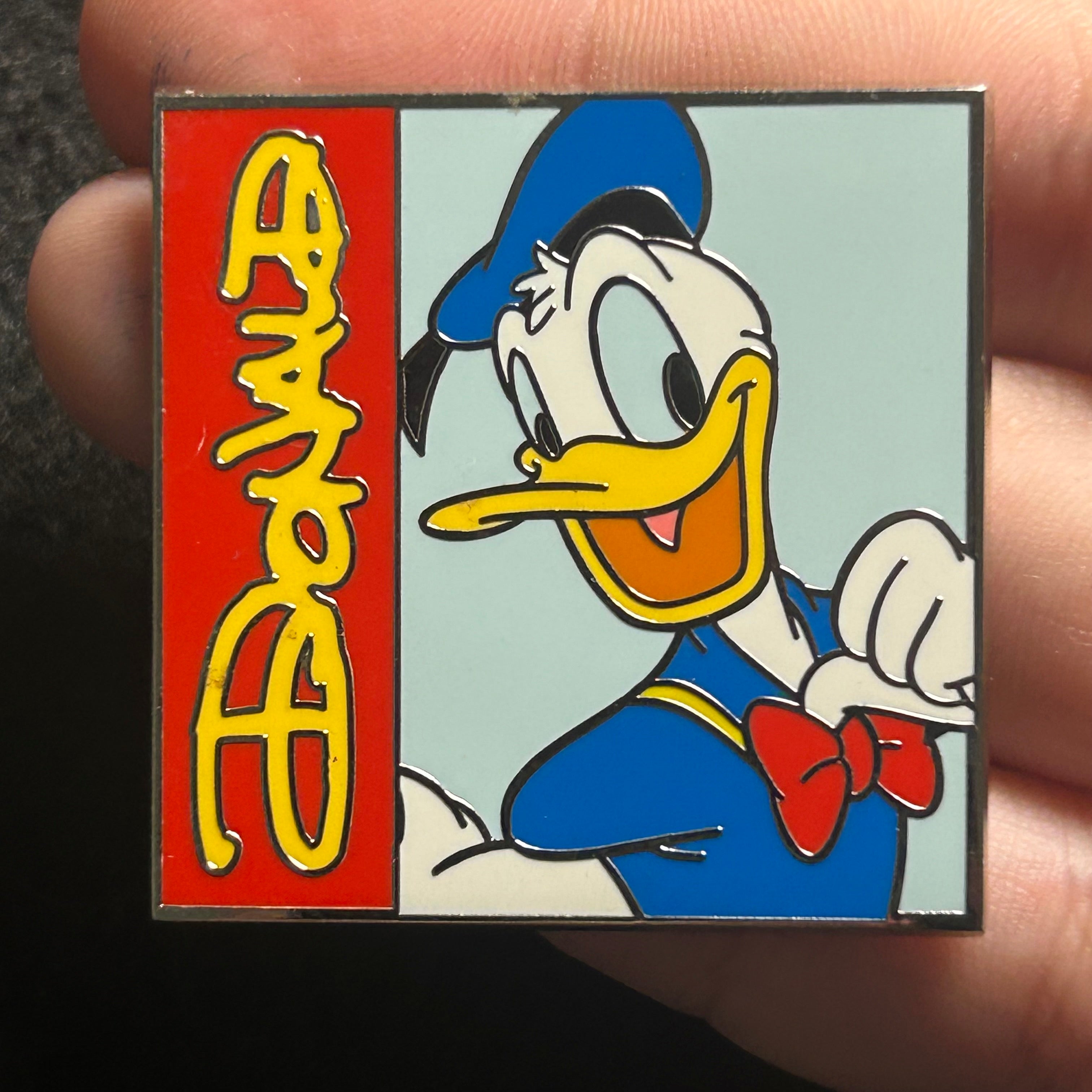 2012 - Donald Duck Portrait and Signature - Disney Pin