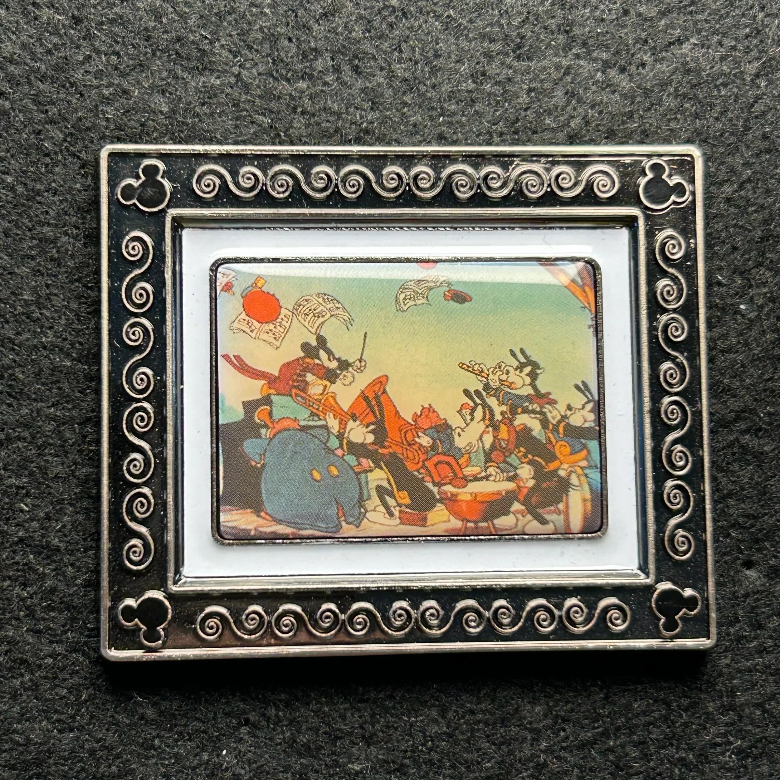 2003 - Vintage - Mickey Mouse - The Concert - WDW - LE 3,000 - Disney Pin with Stand