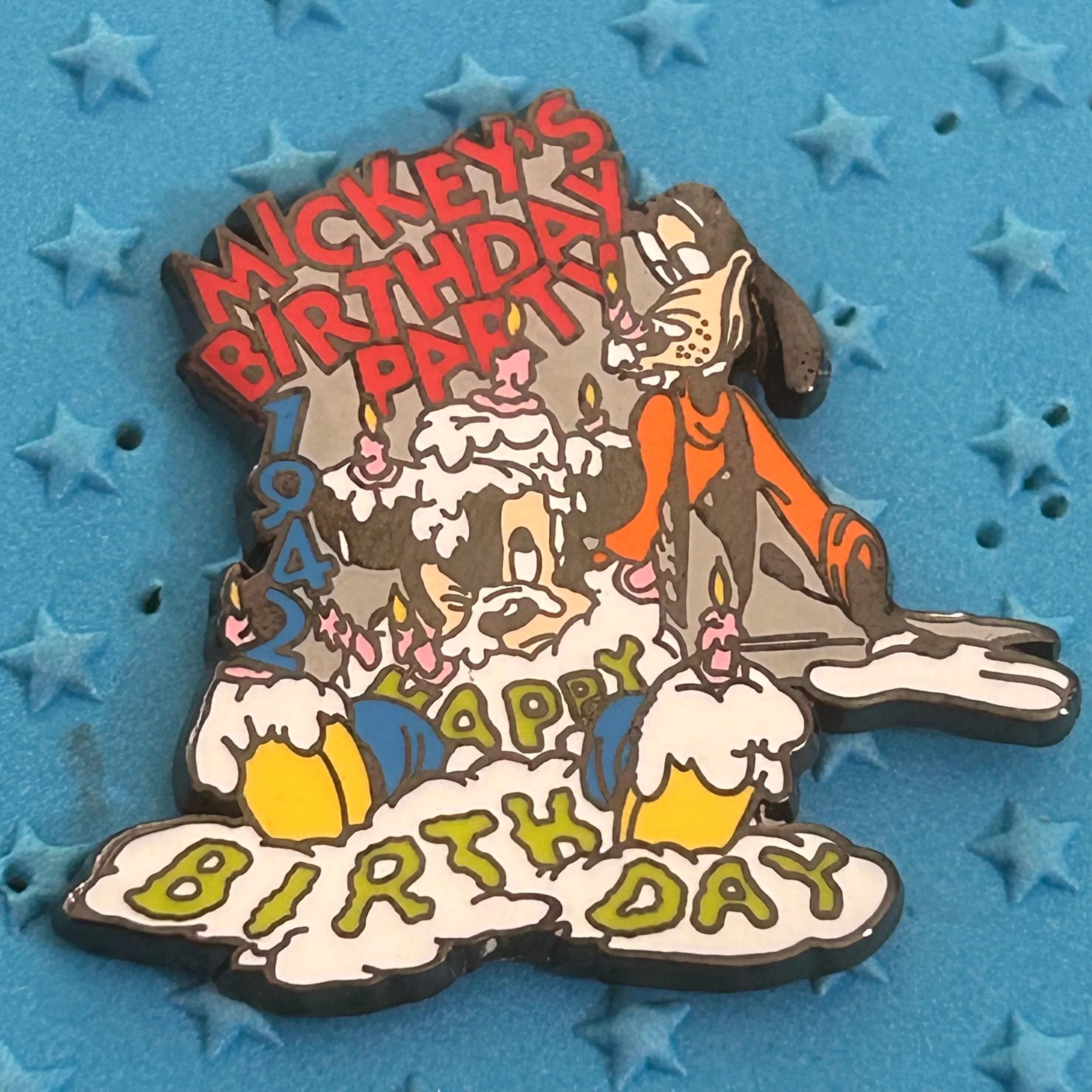 2001 - Mickey Mouse and Goofy - Birthday Party - Disney Pin