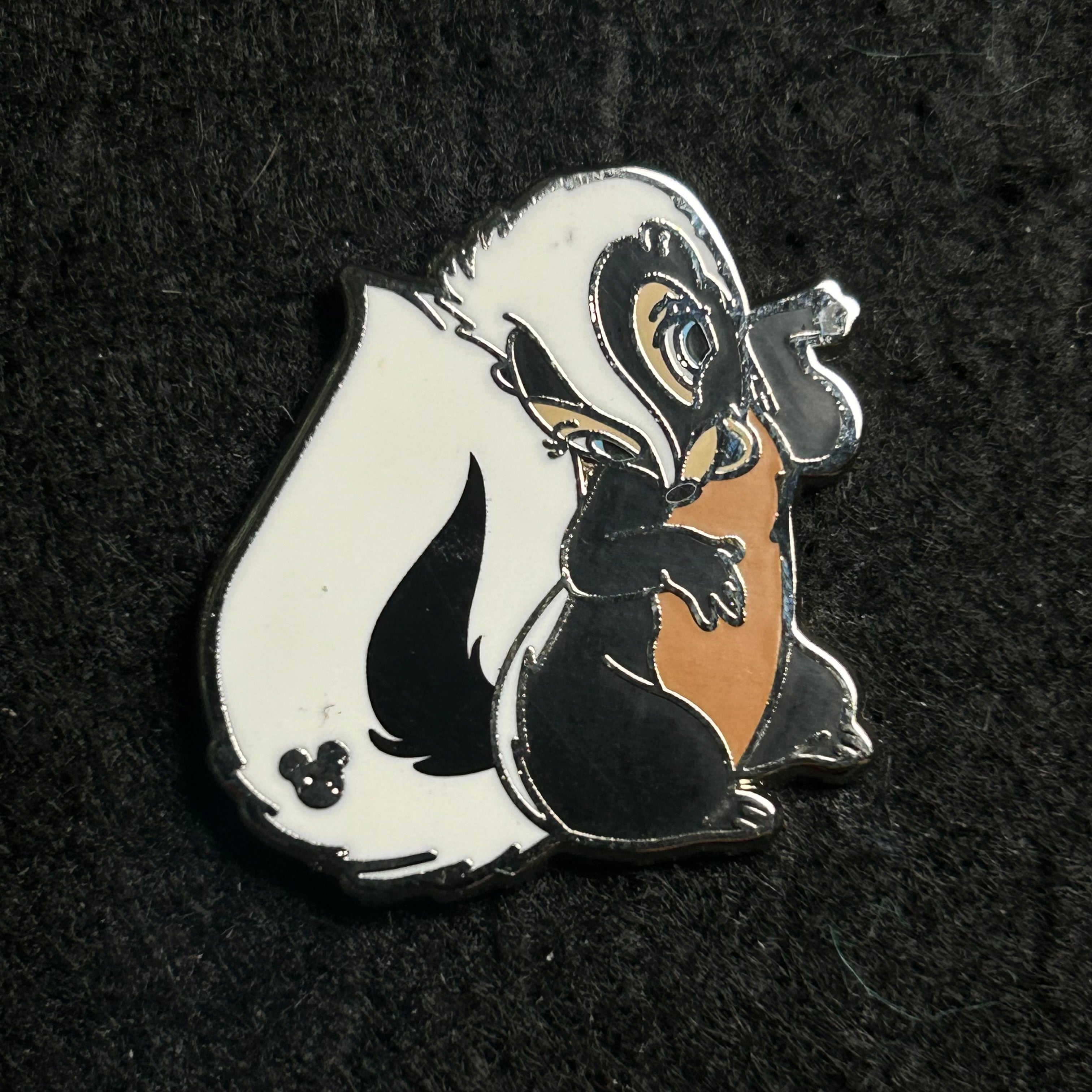 2019 - Flower Waving  - Bambi Series - Hidden Mickey - Disney Pins