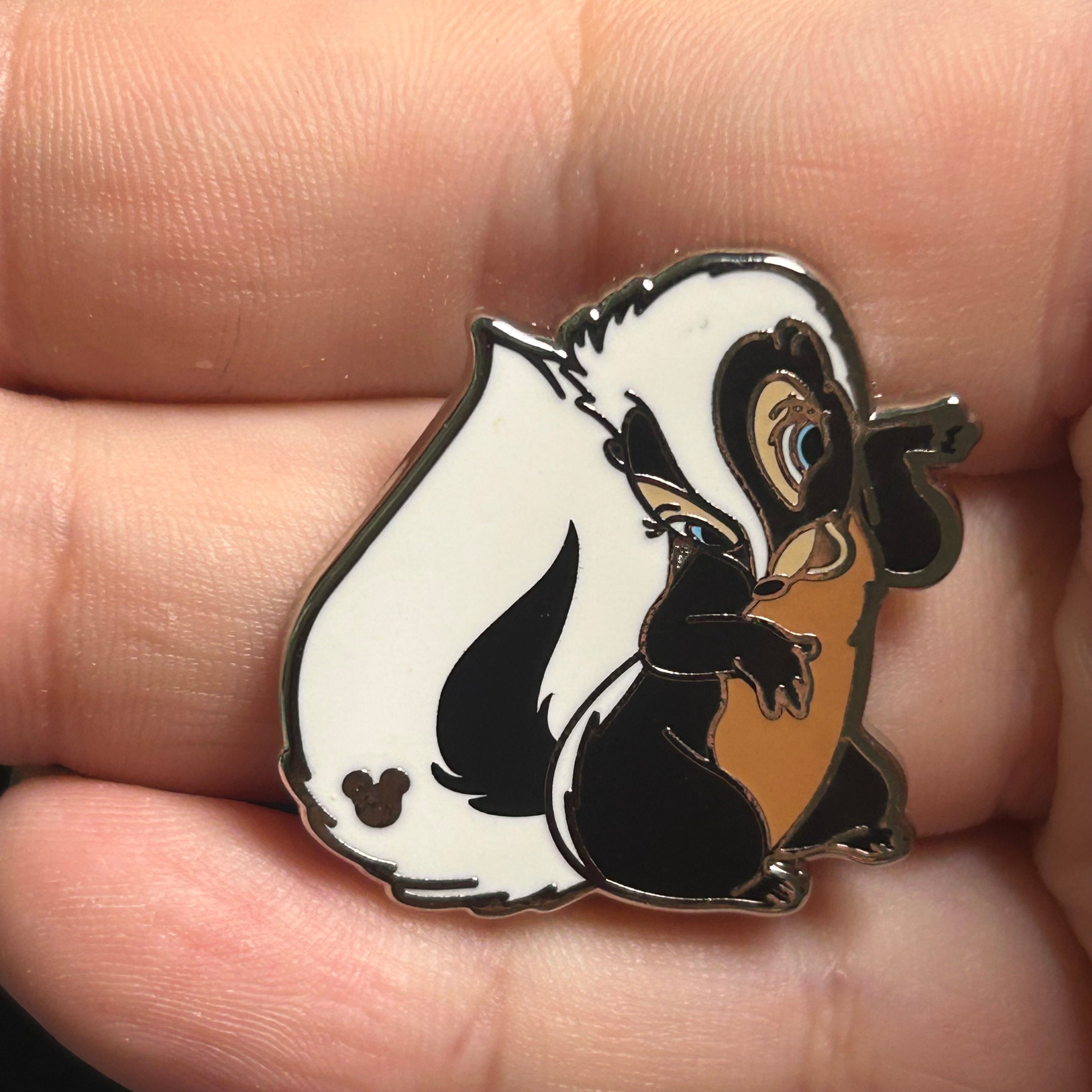 2019 - Flower Waving  - Bambi Series - Hidden Mickey - Disney Pins