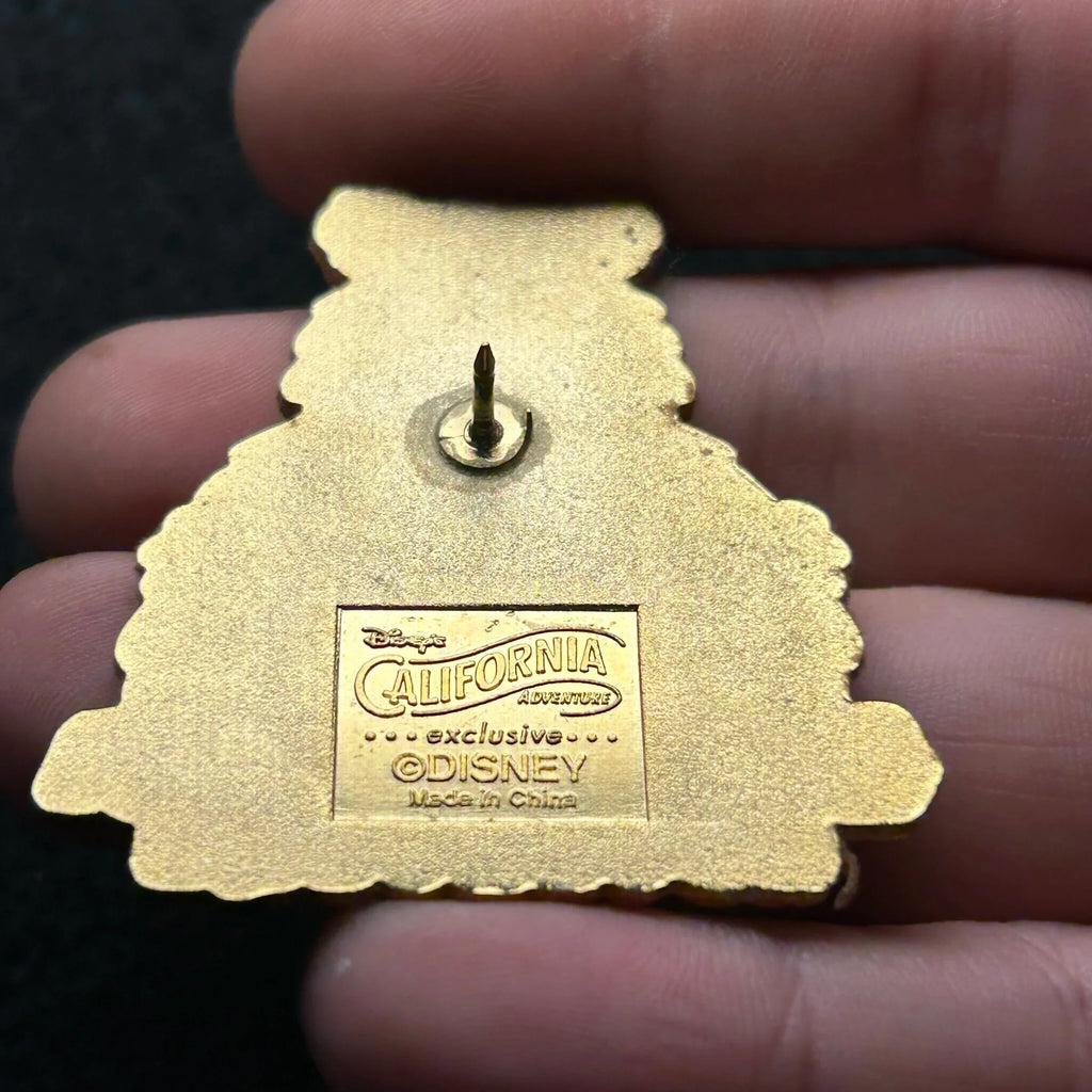 2001 - Bear - Disneys California Adventure - DLR - Fuzzy, Multi Textured - Disney Pin