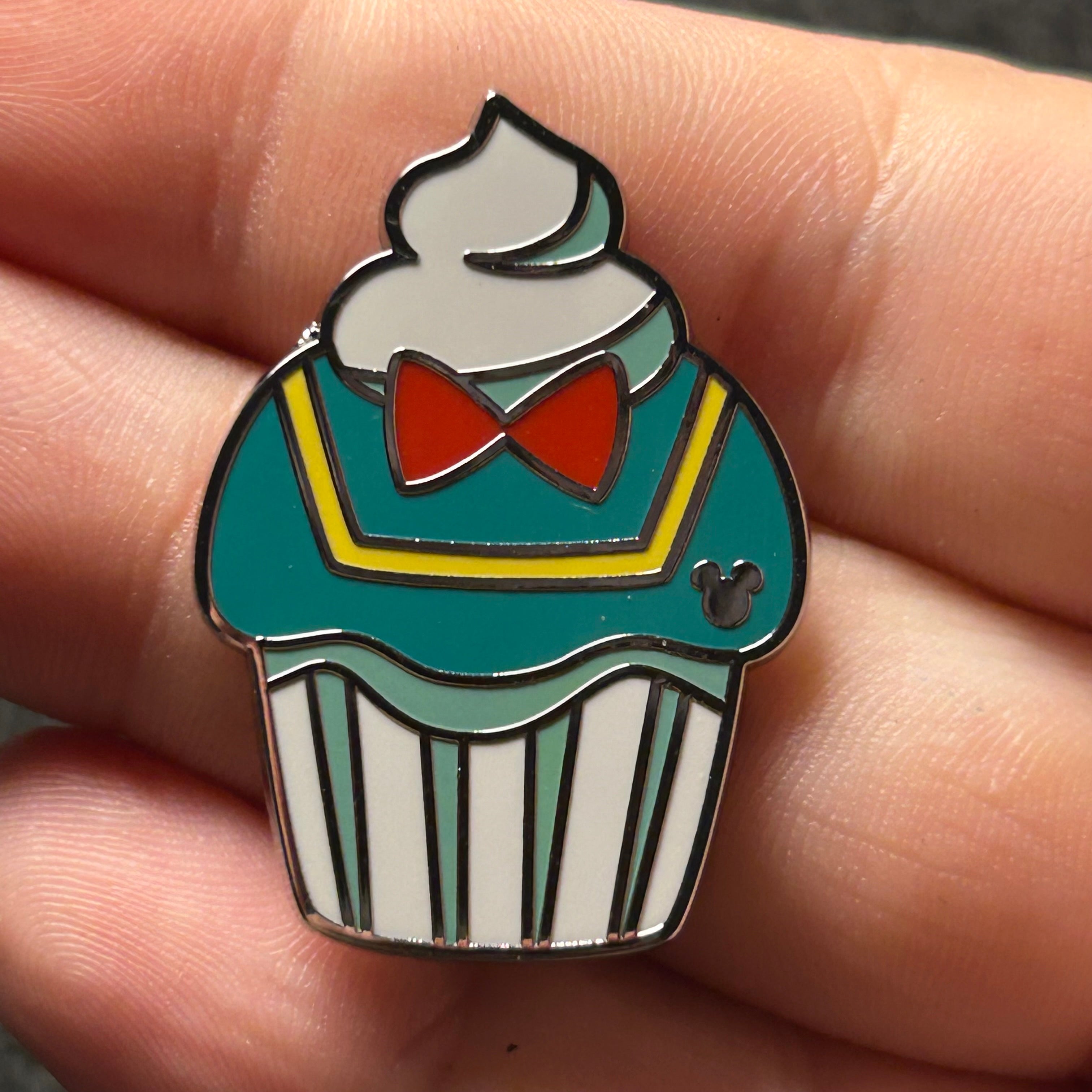 2025 - Donald Duck Cupcake - WAVE B - Hidden Mickey - Disney Pin