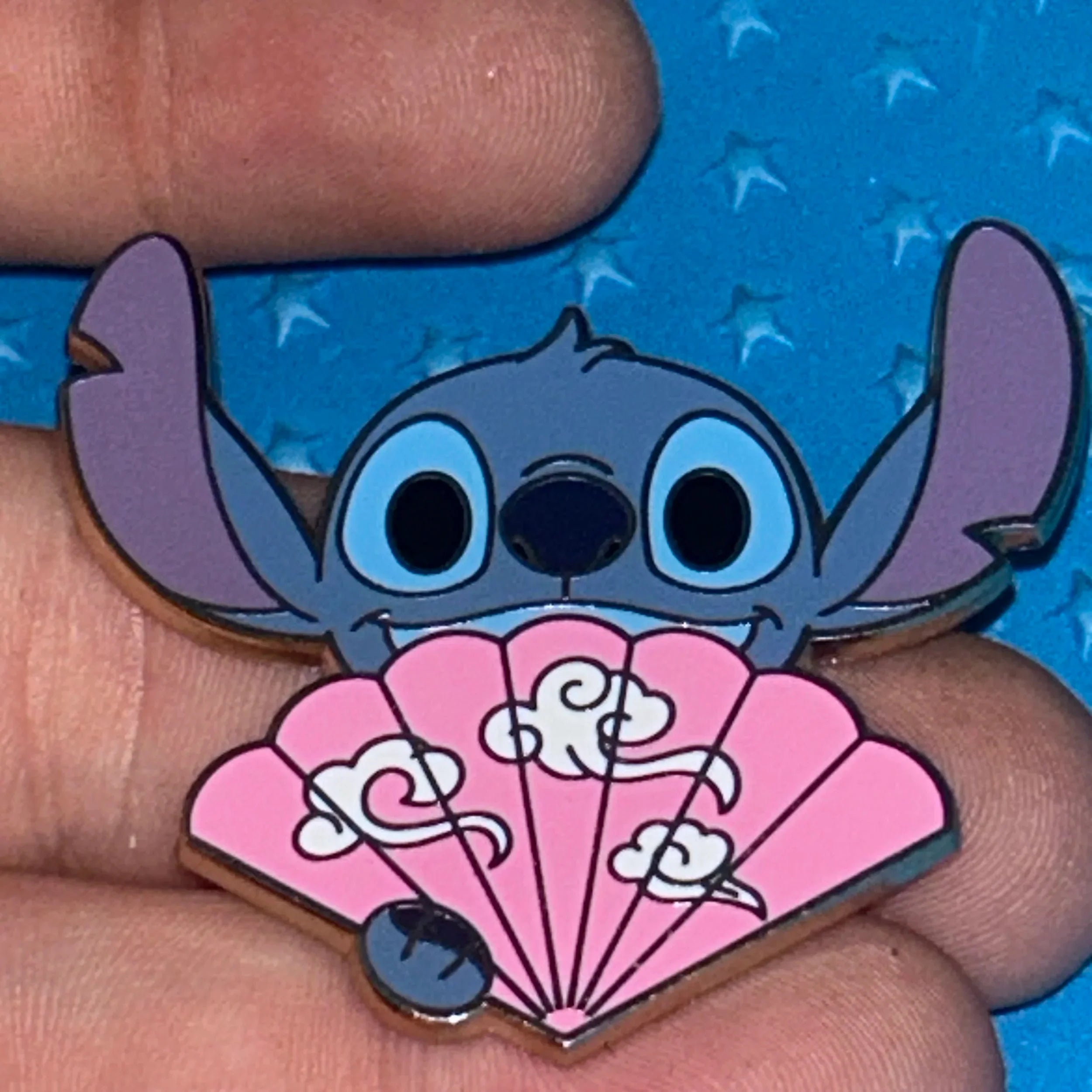 2024 - Stitch - Character Fan Series - Mystery Pin