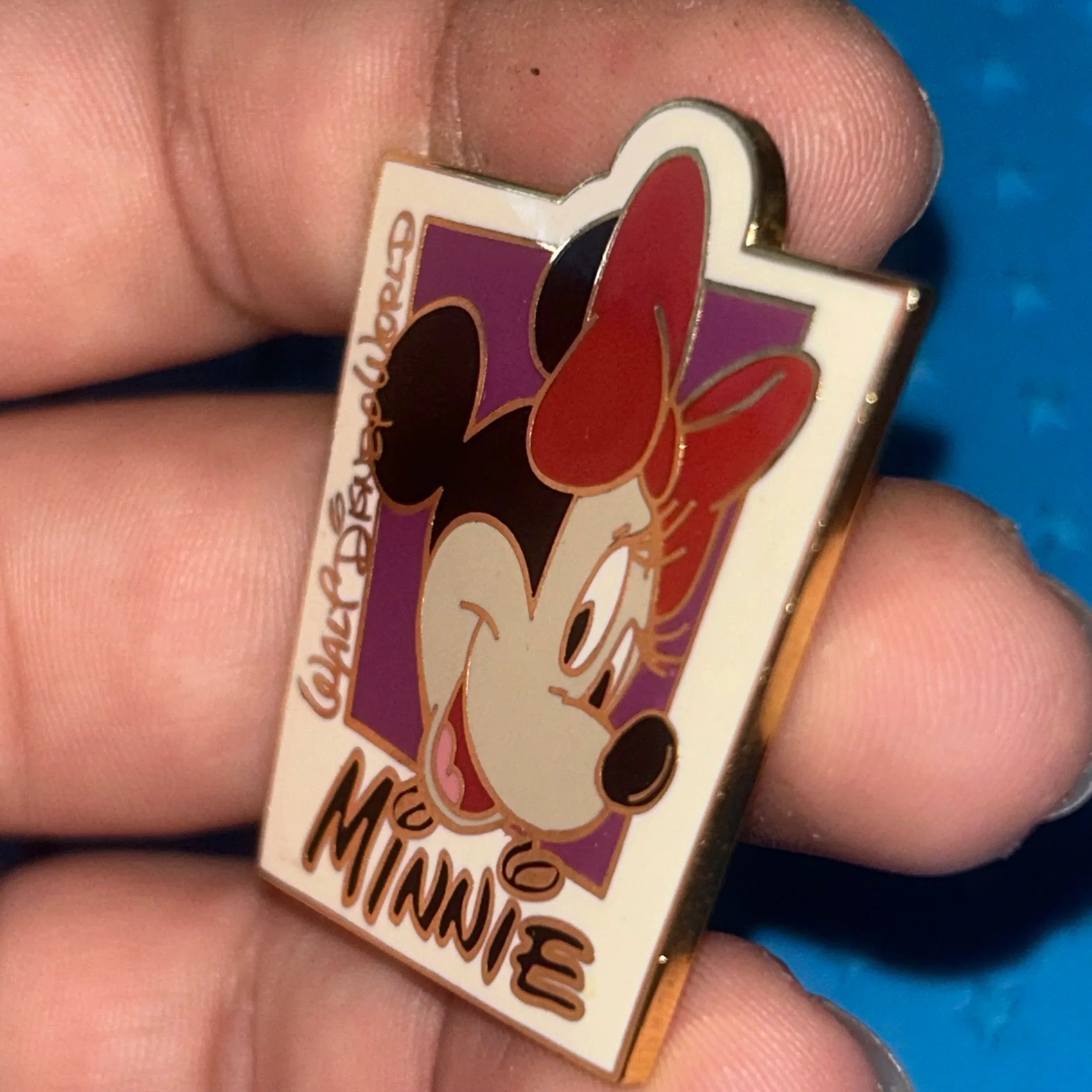 2006 - Minnie Mouse - Autograph - DLR - Colorful Box Character's - Pin