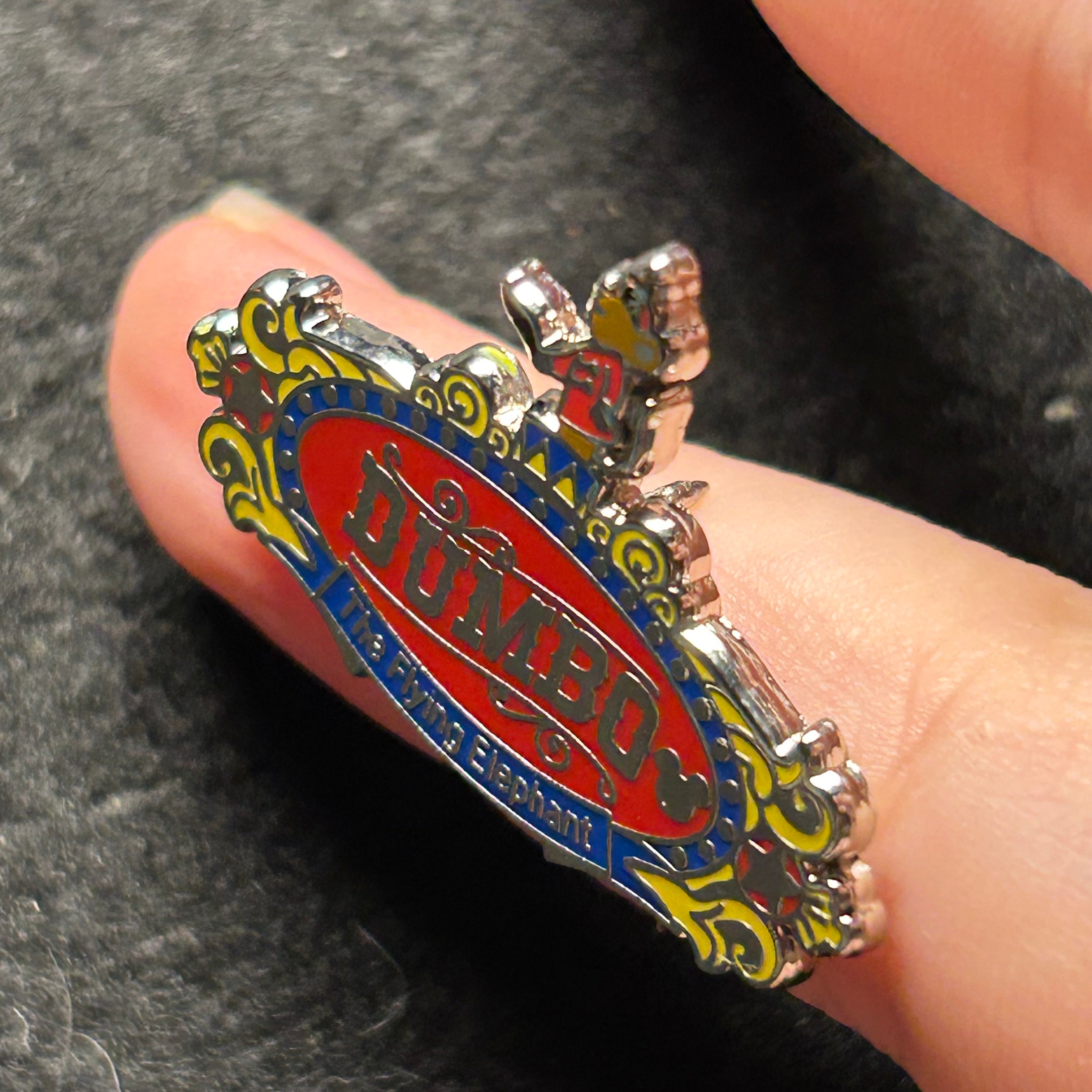 2019 - Dumbo the Flying Elephant - Sign Series - Hidden Mickey - Disney Pin