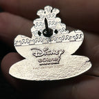 Loungefly - Tiana kissing Naveen - Greyscale - Princess and the Frog - Disney Pin