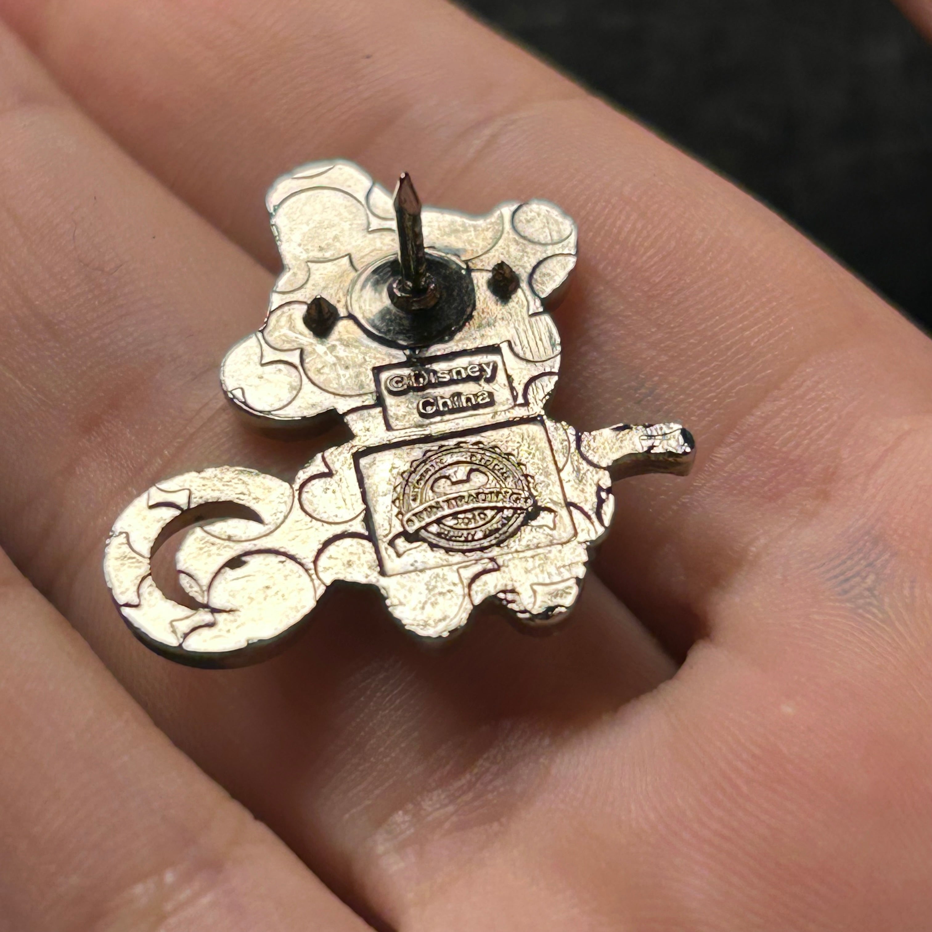 2010 - Abu Full Body - Holding Lamp - Aladdin - Disney Pin