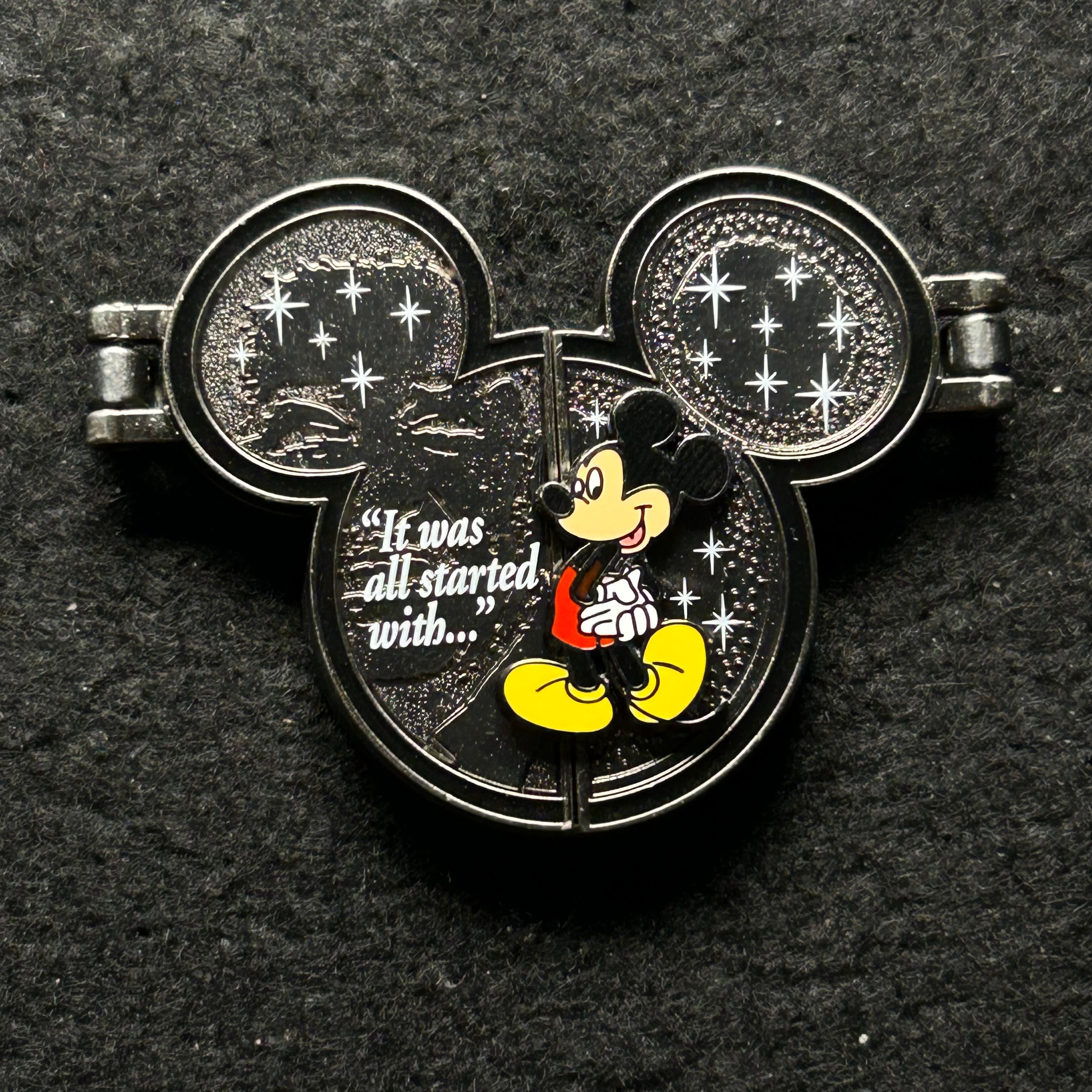 2009 - It Was All Started With... - Mickey Mouse - Hinge - Disney Pin