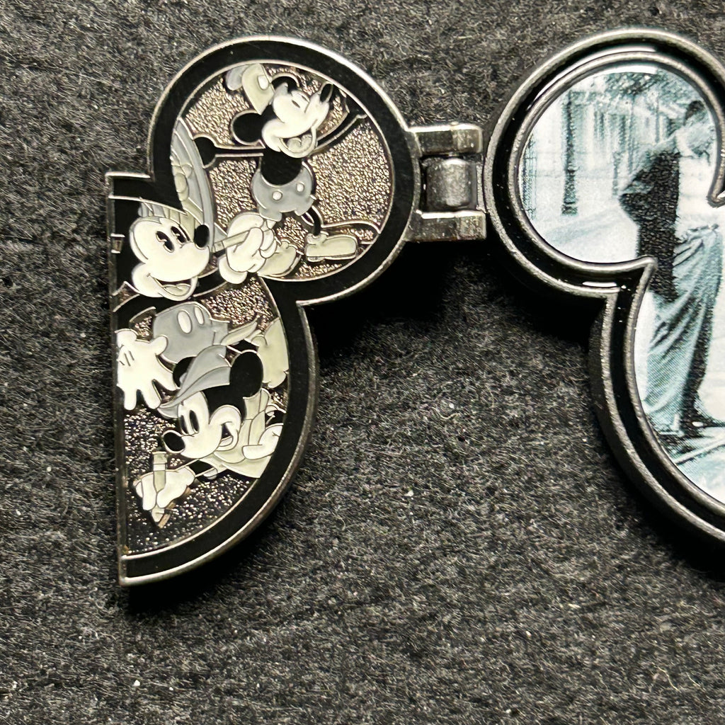 2009 - It Was All Started With... - Mickey Mouse - Hinge - Disney Pin