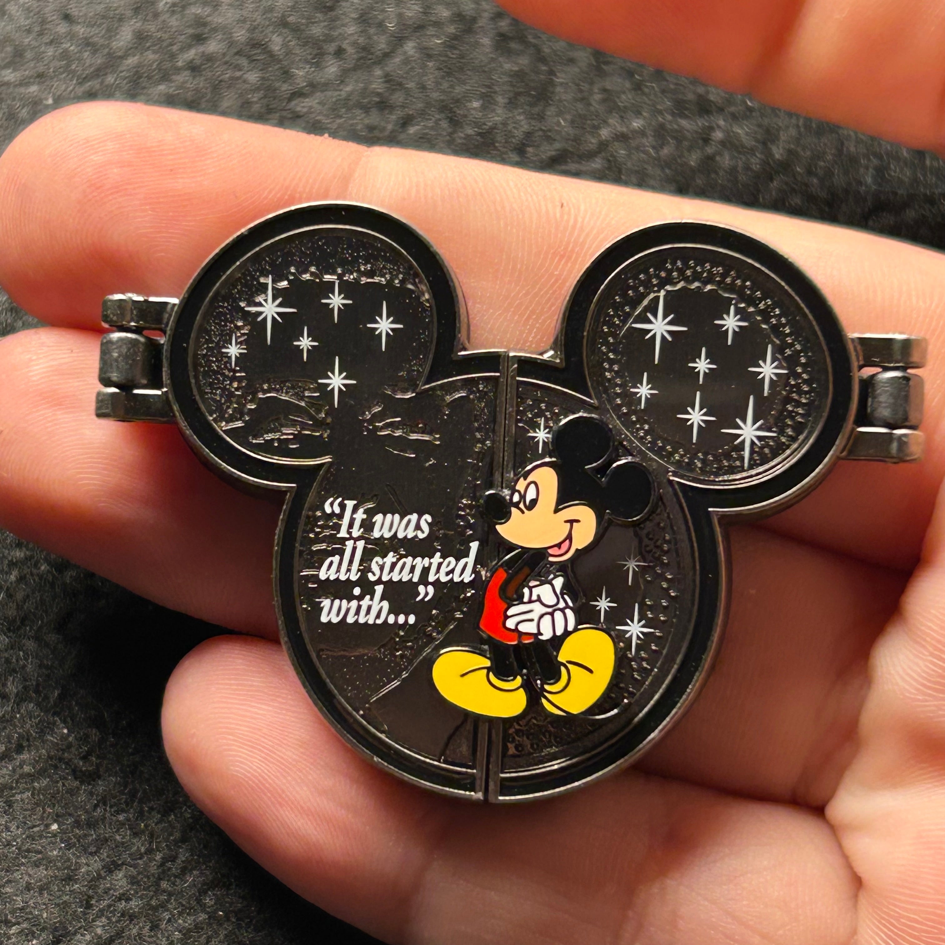 2009 - It Was All Started With... - Mickey Mouse - Hinge - Disney Pin