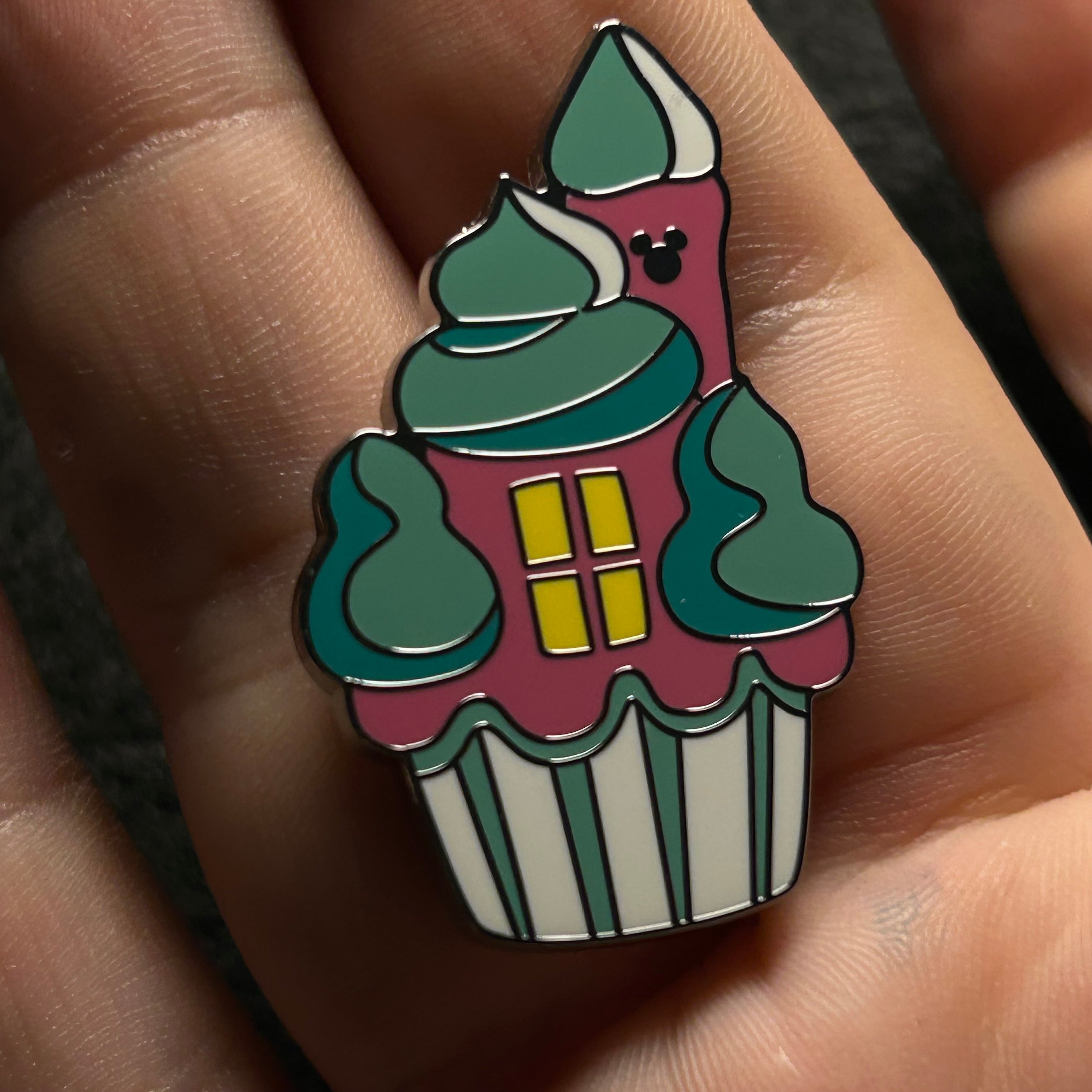2025 - Castle Cupcake - WAVE B - Hidden Mickey - Disney Pin
