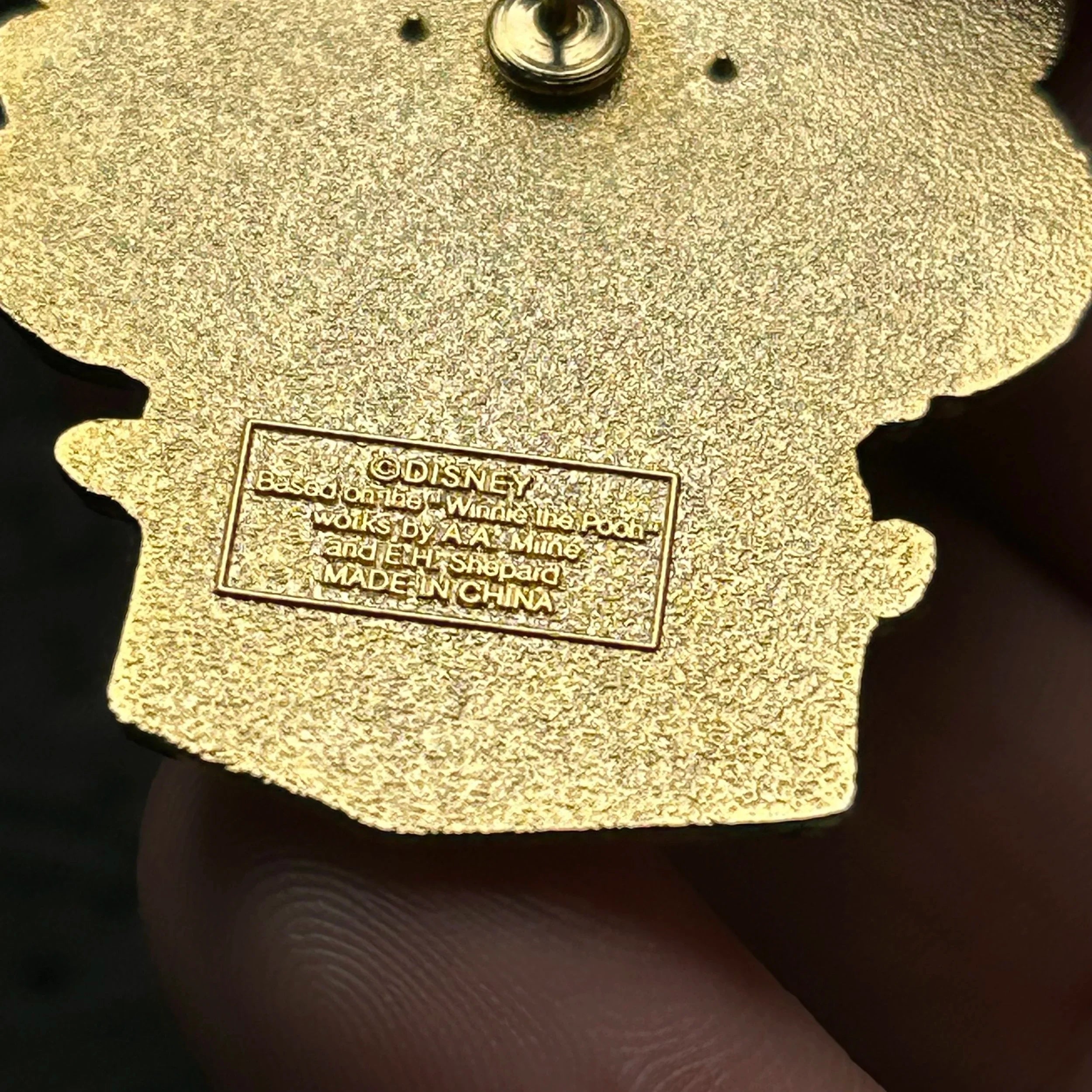 2002 - Winnie The Pooh Happy New Year - Disney Pin