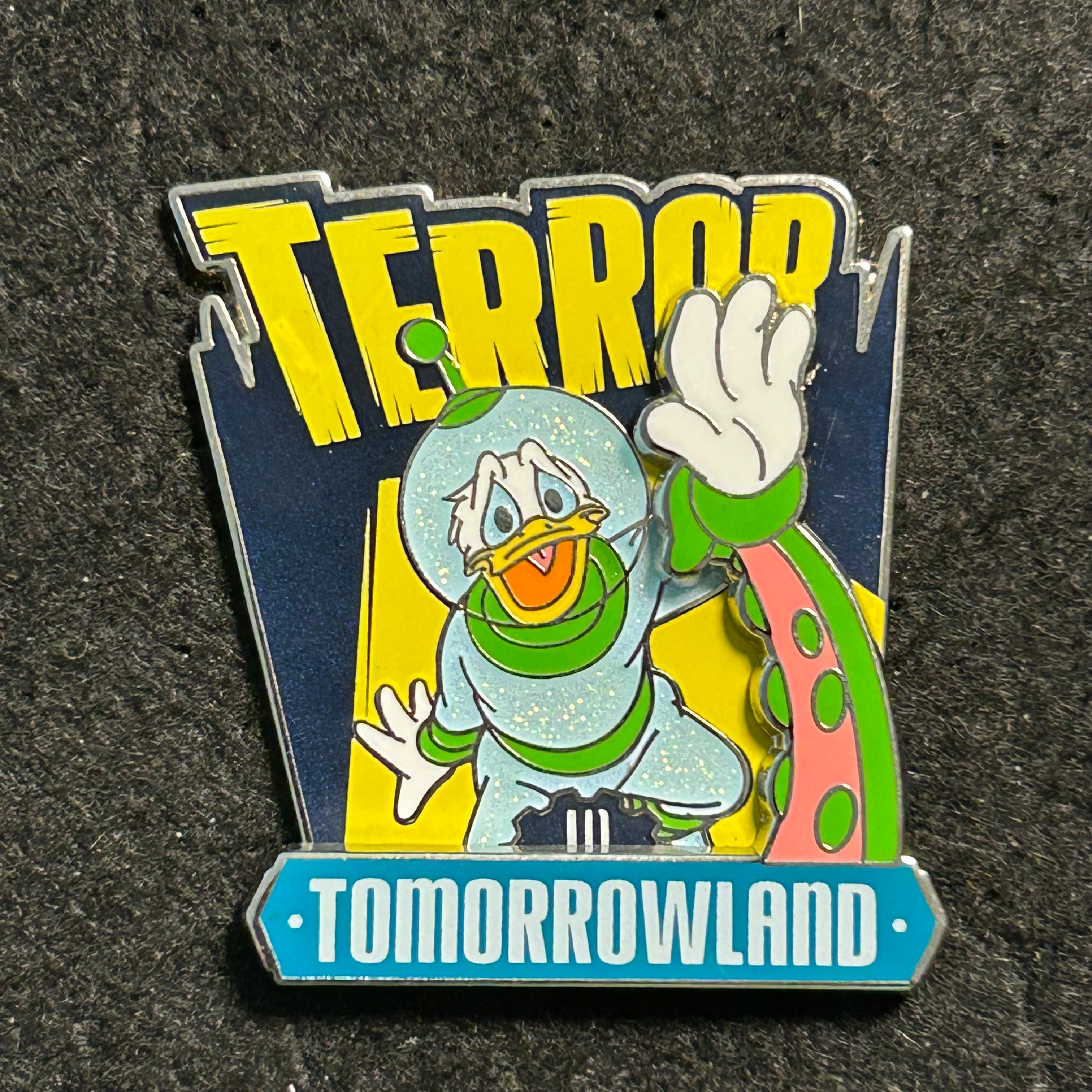 2015 LE 4,000 - TERROR in Tomorrowland - Donald Duck - Disney Pin