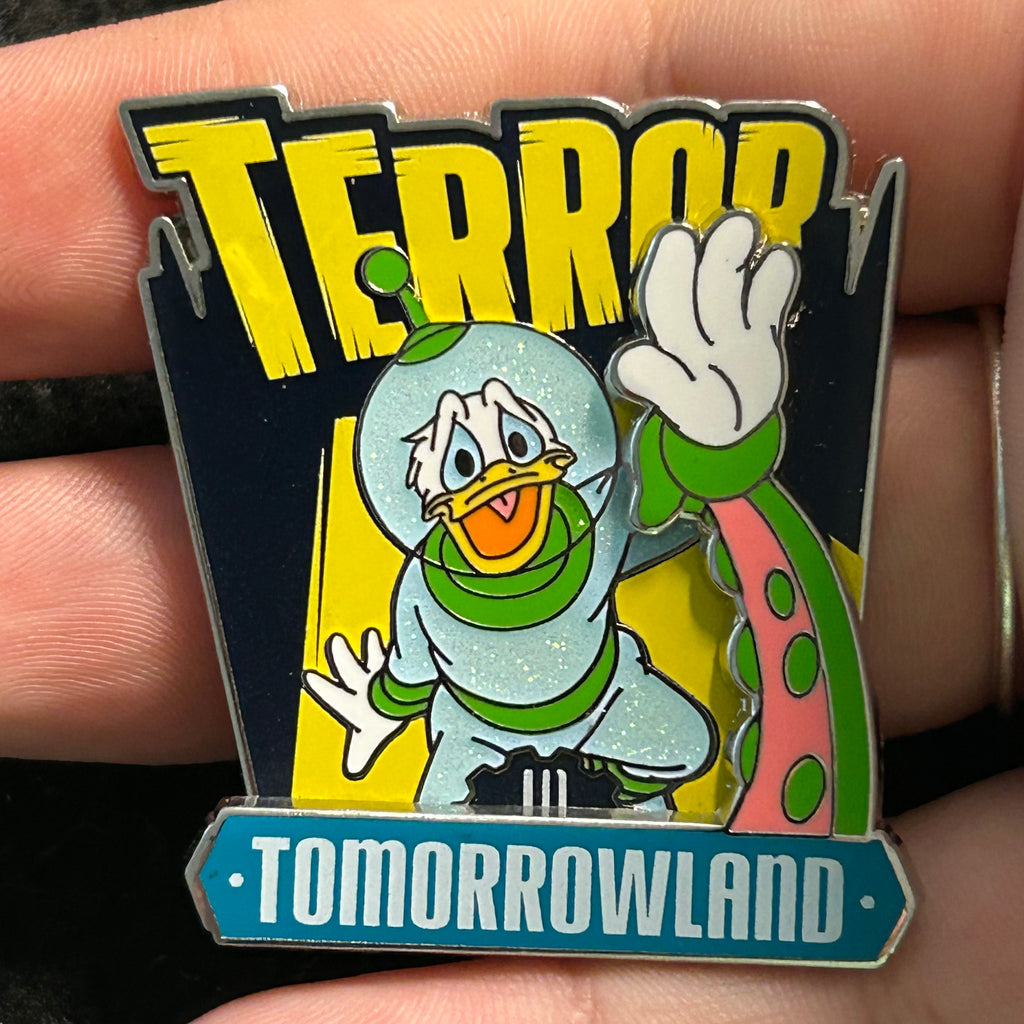 2015 LE 4,000 - TERROR in Tomorrowland - Donald Duck - Disney Pin