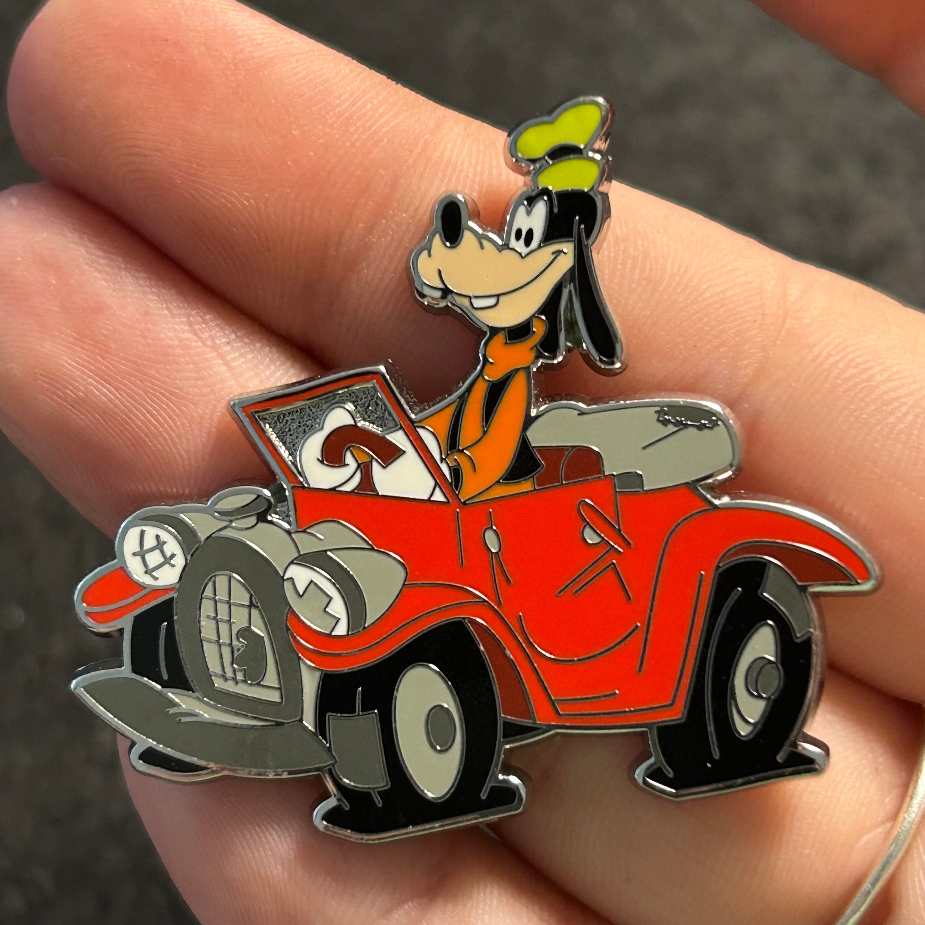 2023 - Goofy Driving Car - Disney Pin