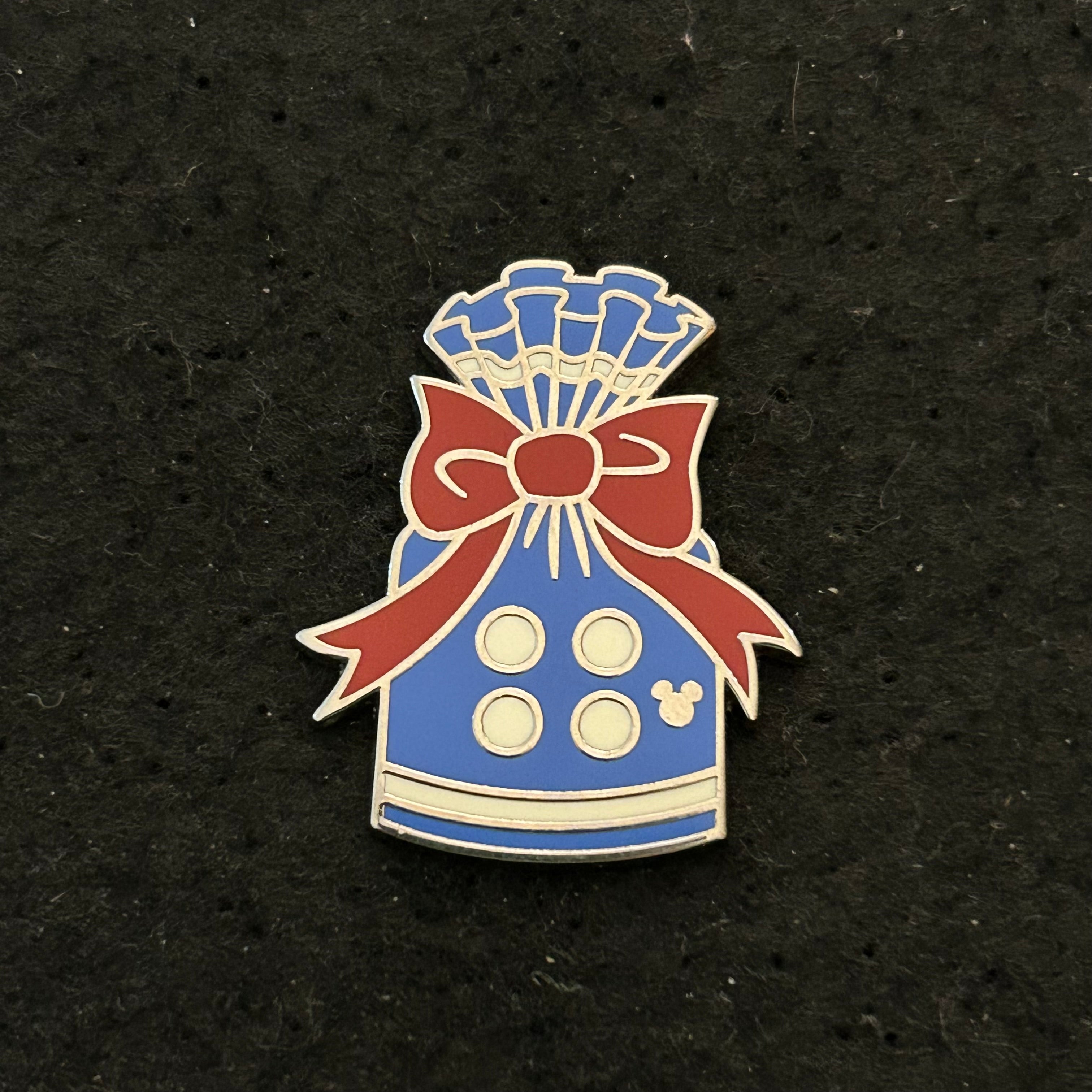 2019 - Donald Duck Present - Hidden Mickey - Disney Pin