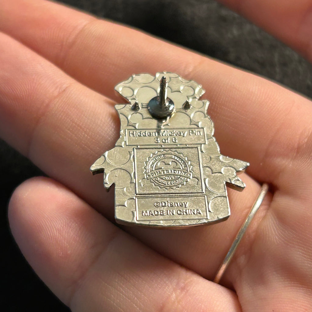 2019 - Donald Duck Present - Hidden Mickey - Disney Pin