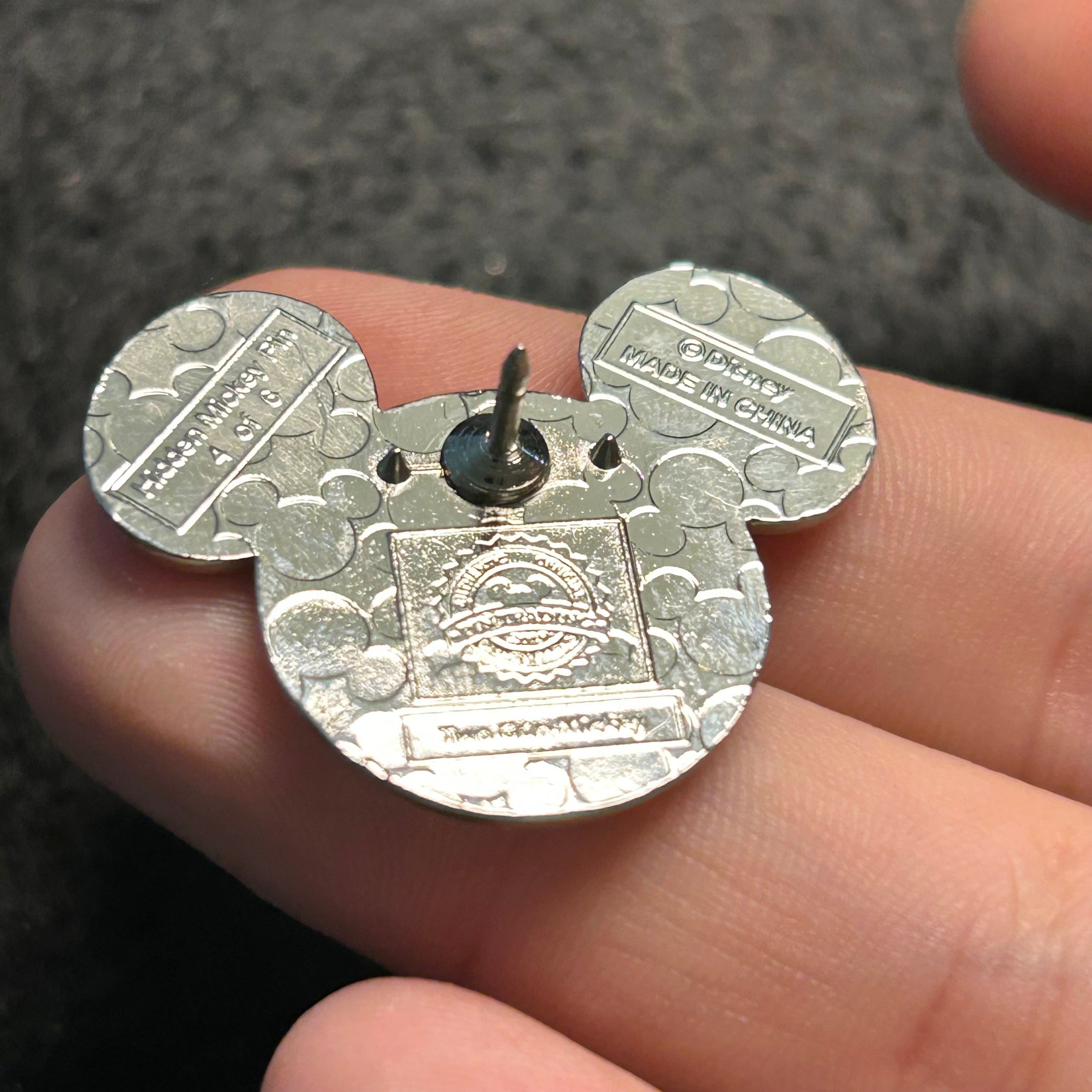 2019 - Mickey and Minnie Mouse Cowboys - Hidden Mickey - Disney Pin