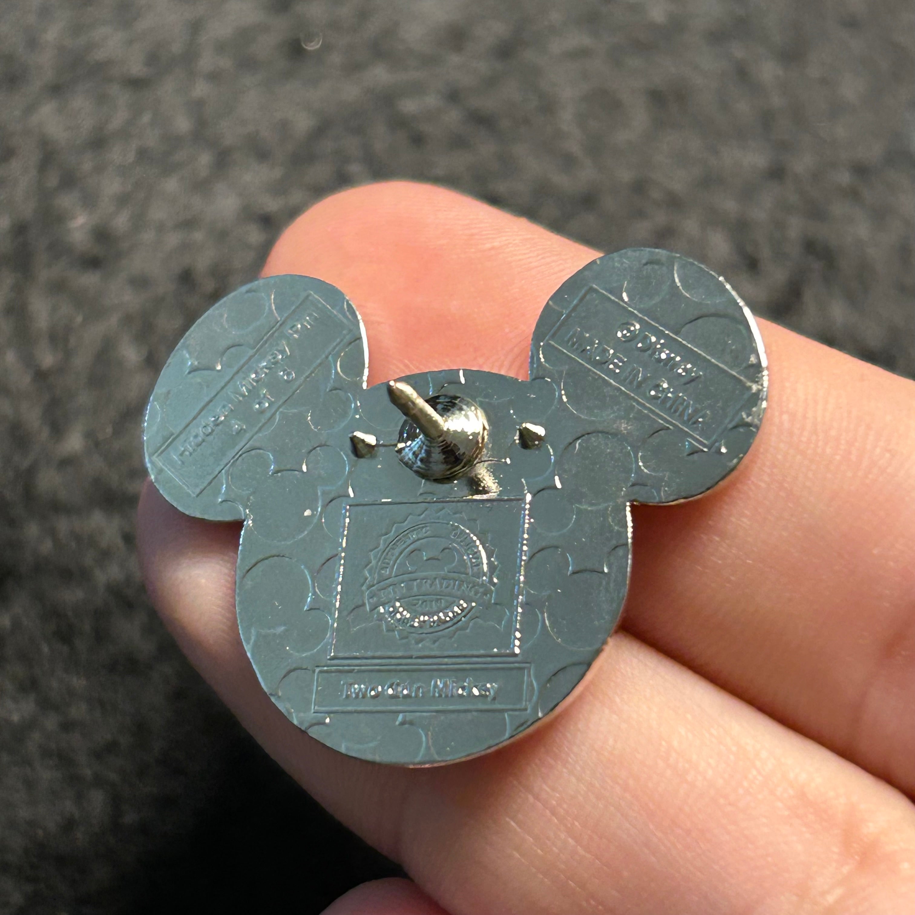 2019 - Mickey and Minnie Mouse Cowboys - Hidden Mickey - Disney Pin