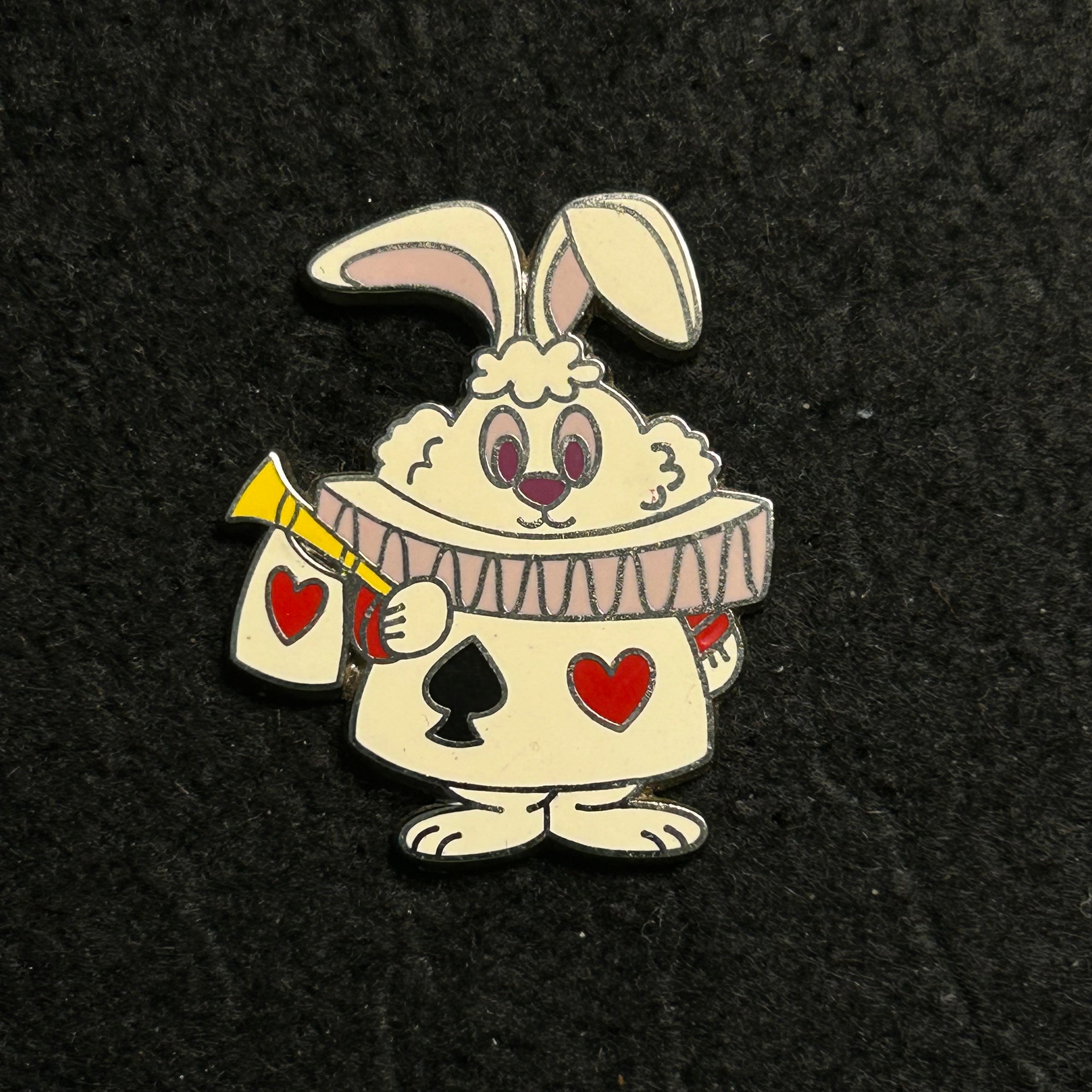 2014 - White Rabbit holding Horn - Alice in Wonderland - Disney Pin